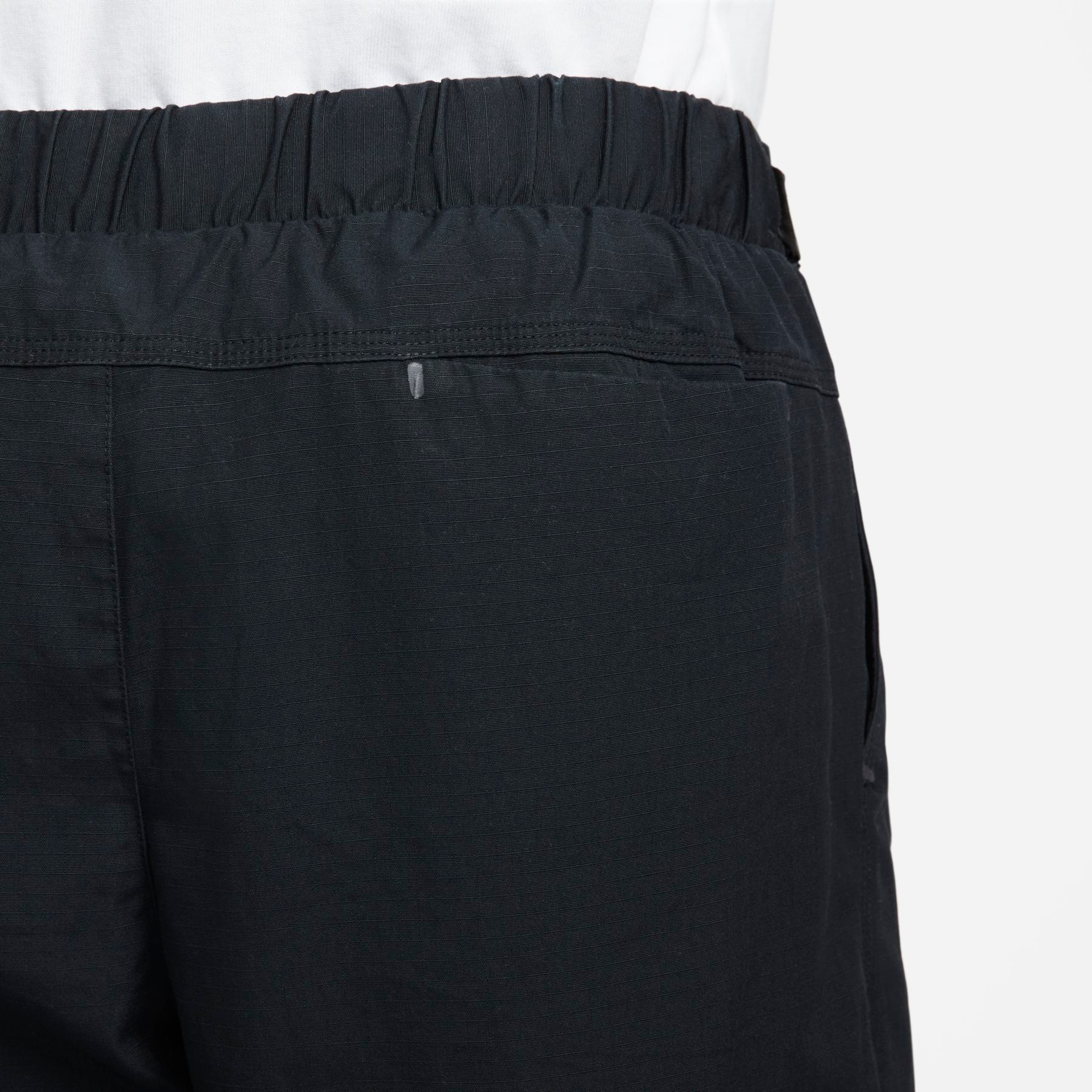 Calça Nike Sportswear UPF Tech Pack Woven Masculina - Foto 4