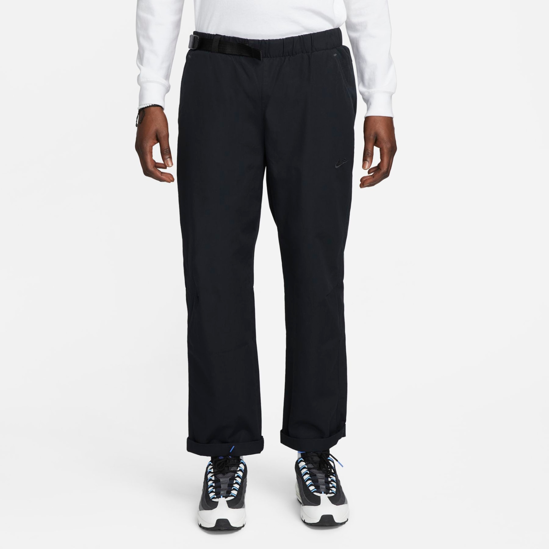 Calça Nike Sportswear UPF Tech Pack Woven Masculina - Foto 1