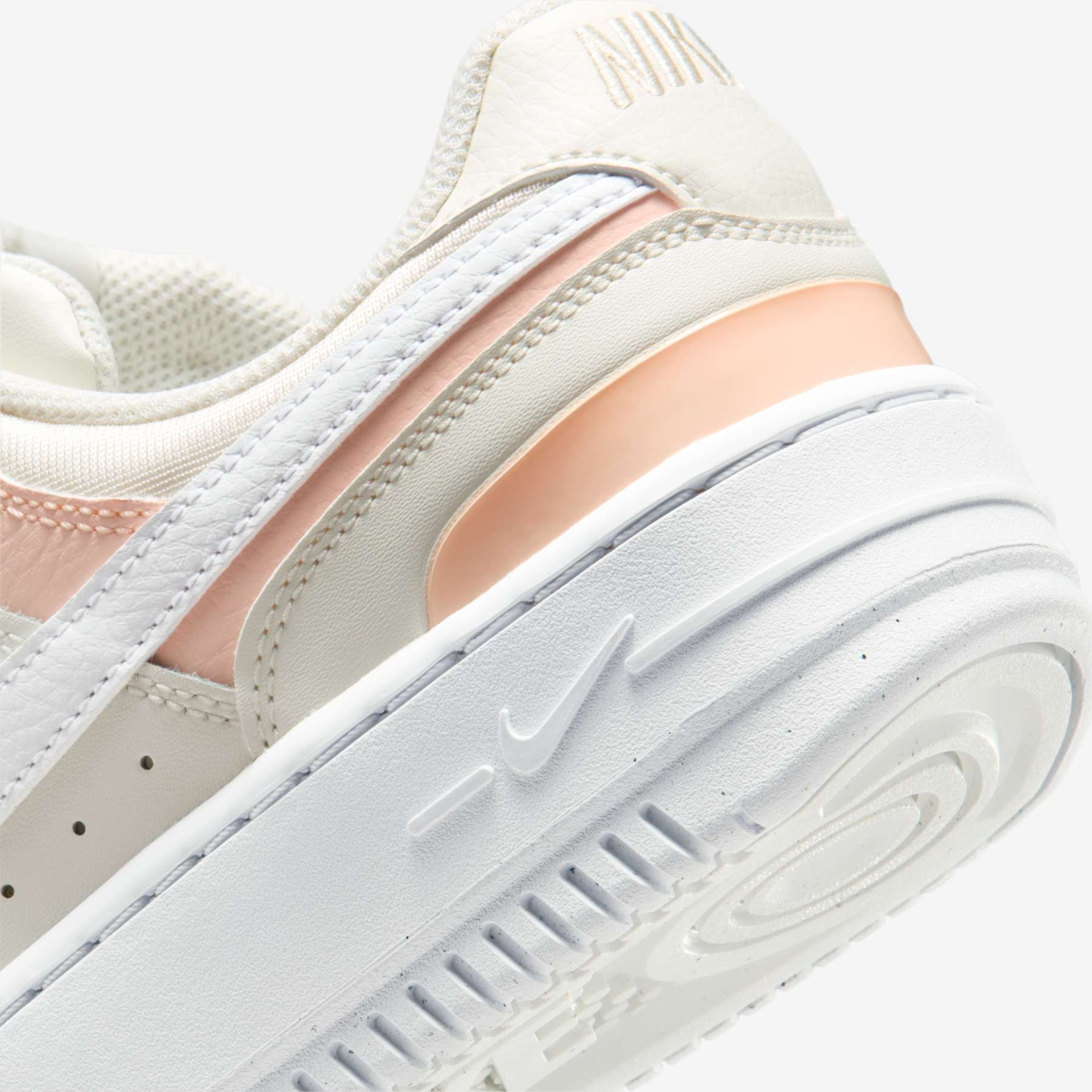 Tênis Nike Gamma Force Feminino - Foto 8