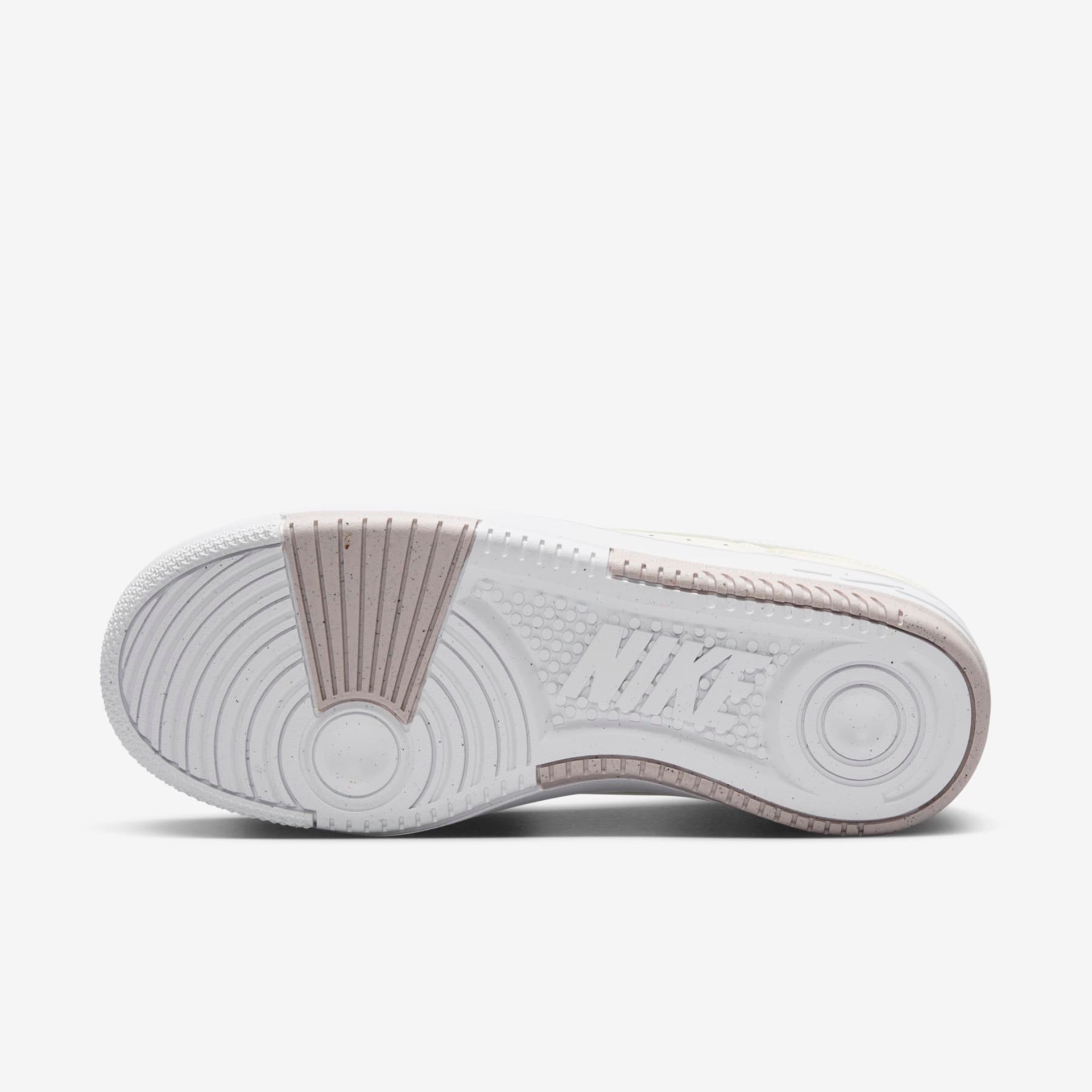 Tênis Nike Gamma Force Feminino - Foto 2