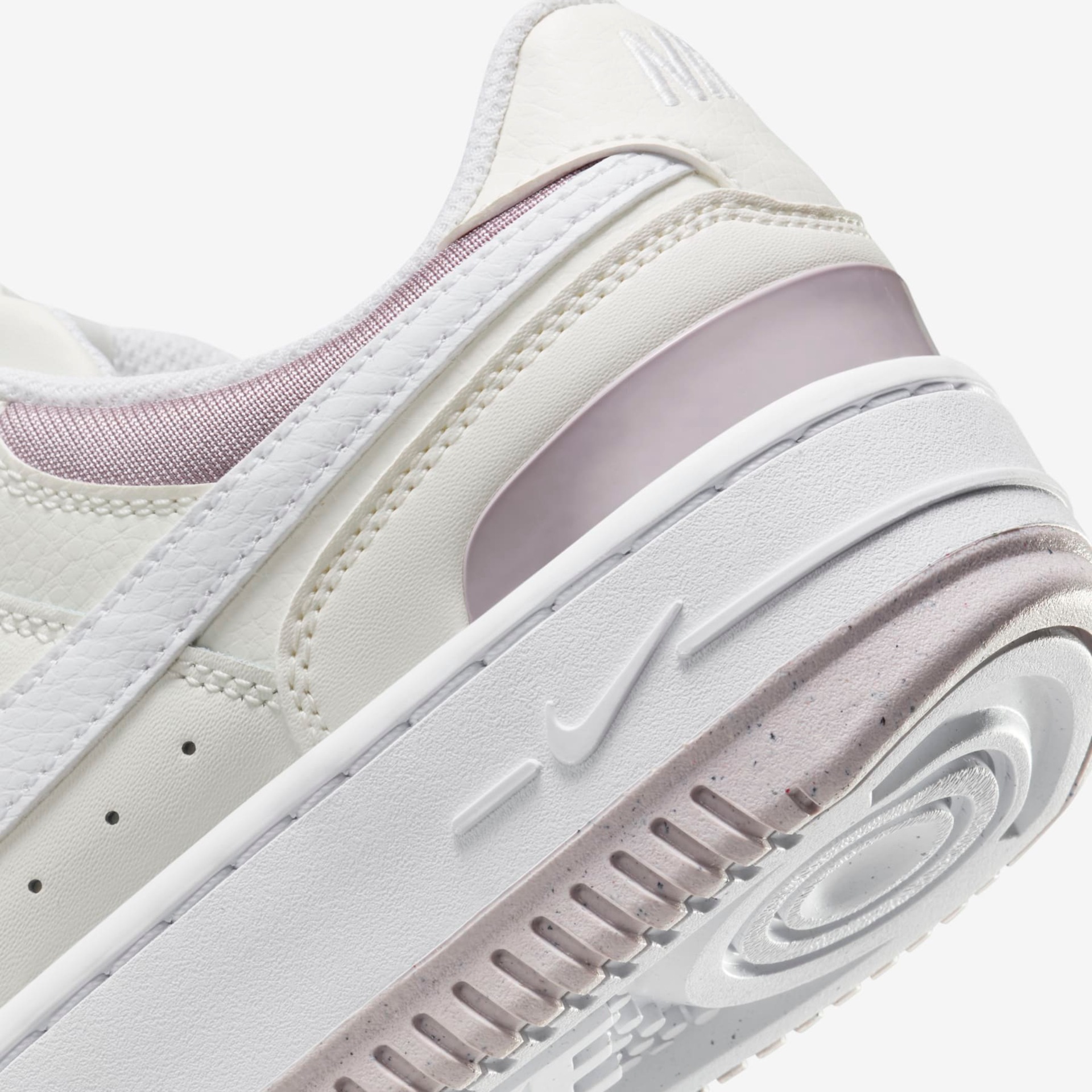 Tênis Nike Gamma Force Feminino - Foto 8