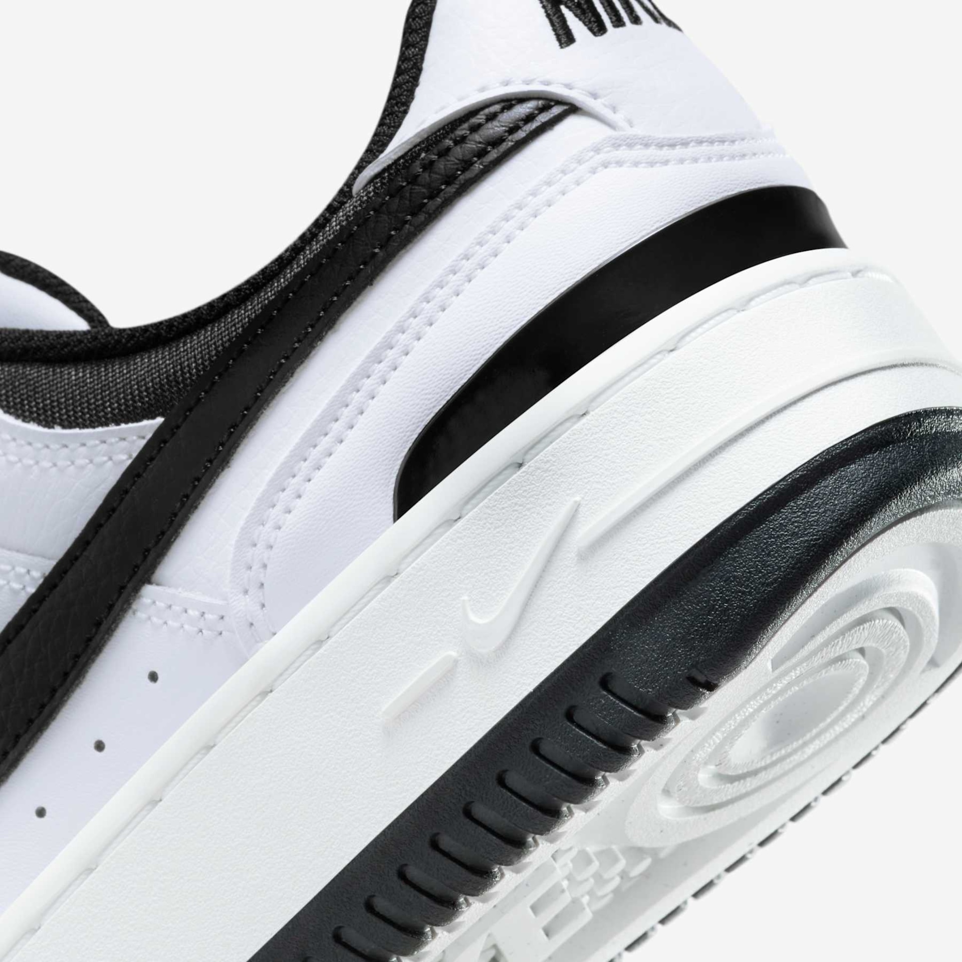Tênis Nike Gamma Force Feminino - Foto 8