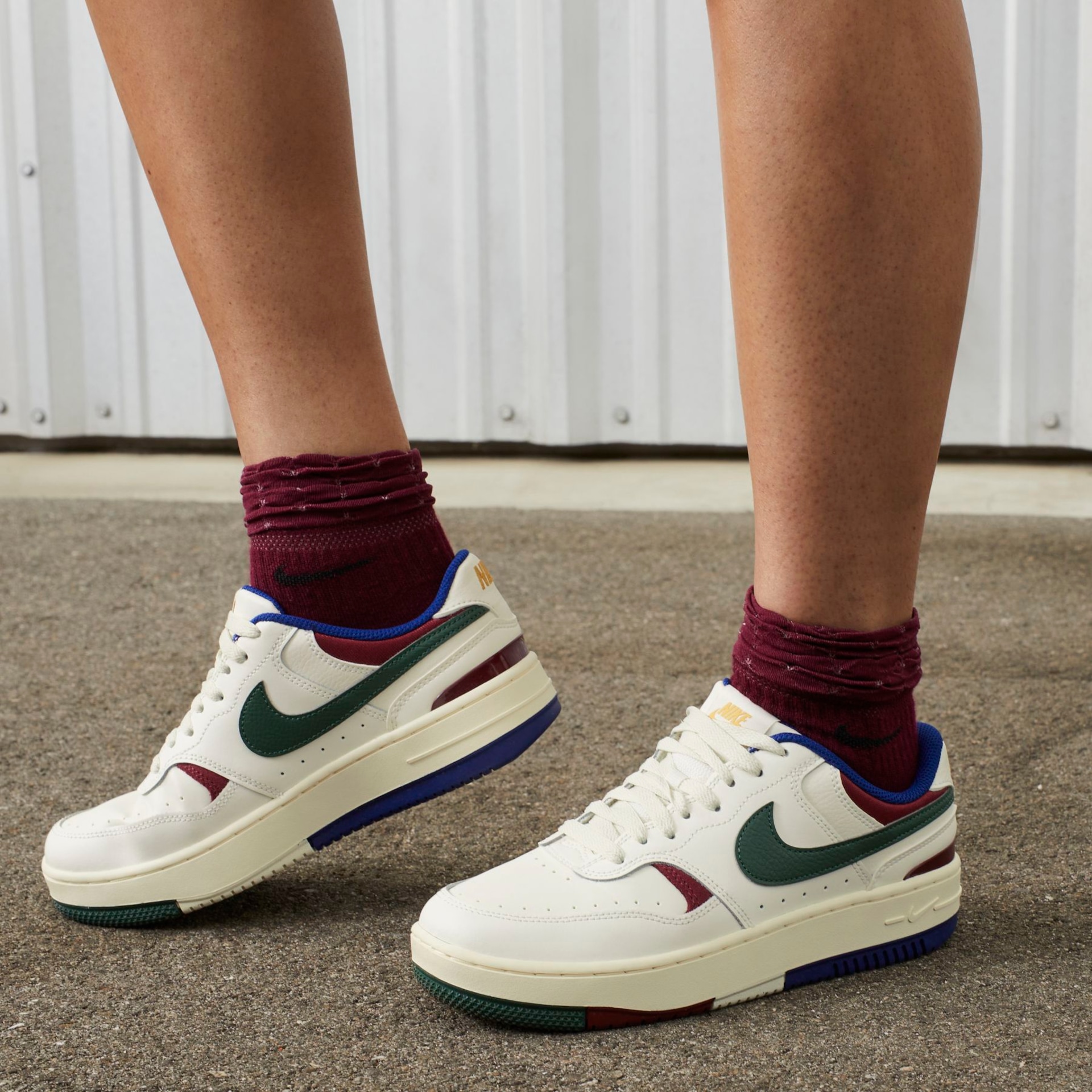 Tênis Nike Gamma Force Feminino - Foto 2