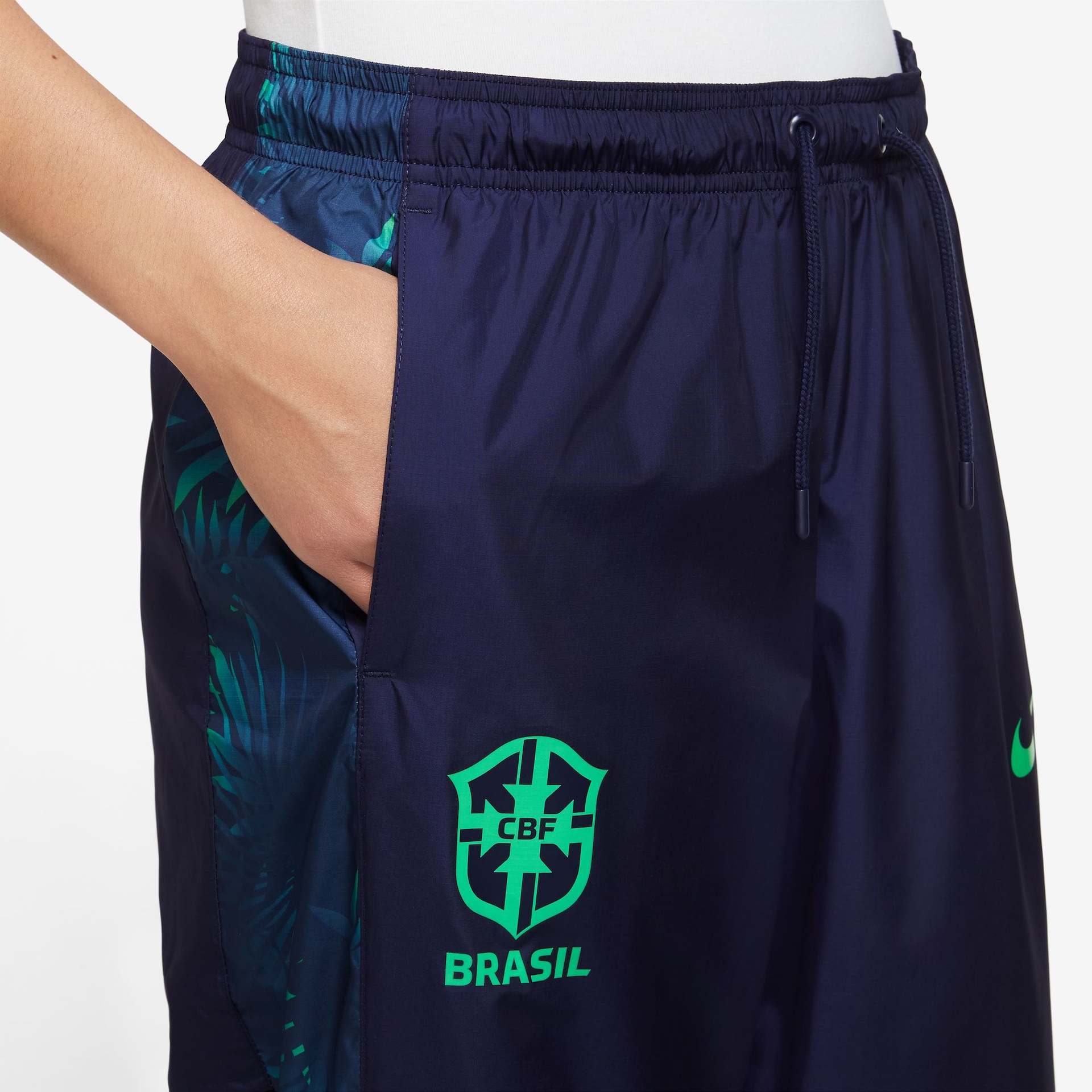 Calça Nike Brasil Essential Feminina - Foto 3