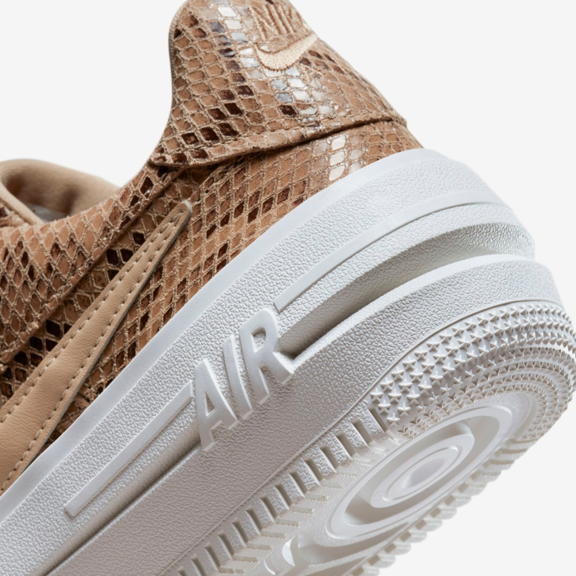 Tênis Nike Air Force 1 Feminino - Foto 9