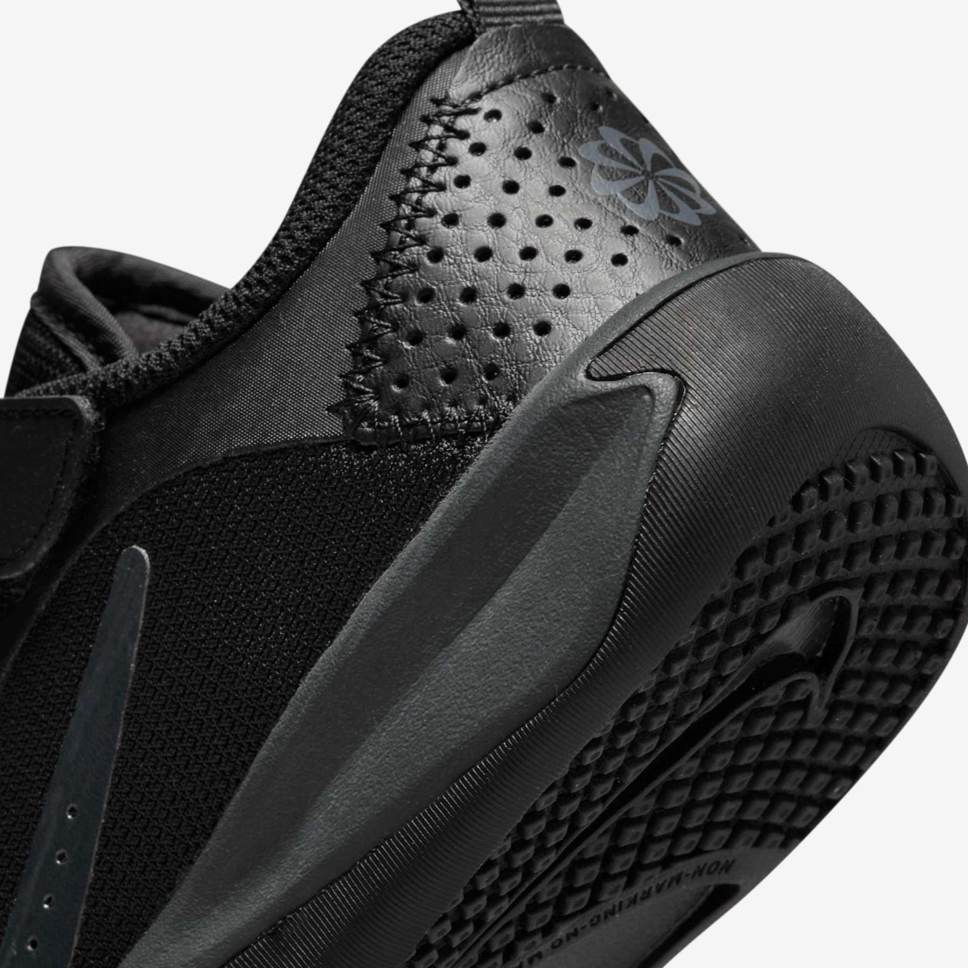 Tênis Nike Omni Multi-Court Infantil - Foto 8