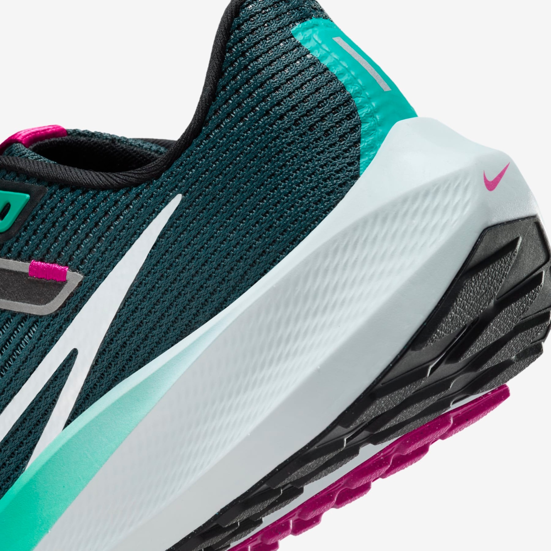 Tênis Nike Pegasus 40 Feminino - Foto 8
