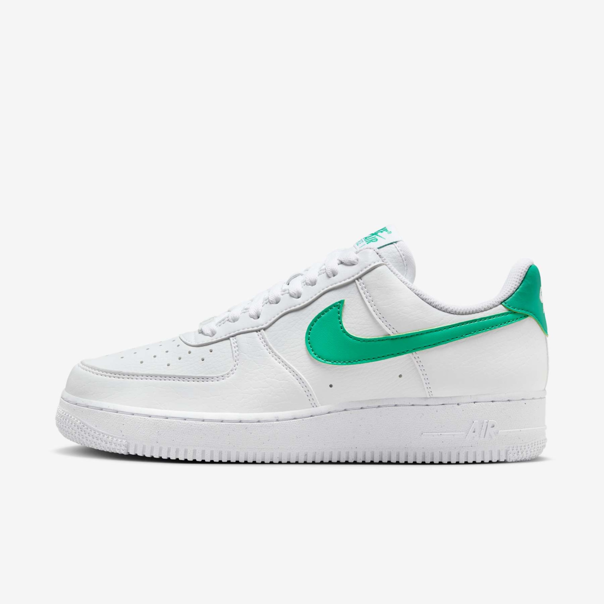 Tênis Nike Air Force 1 '07 SE Feminino - Foto 1