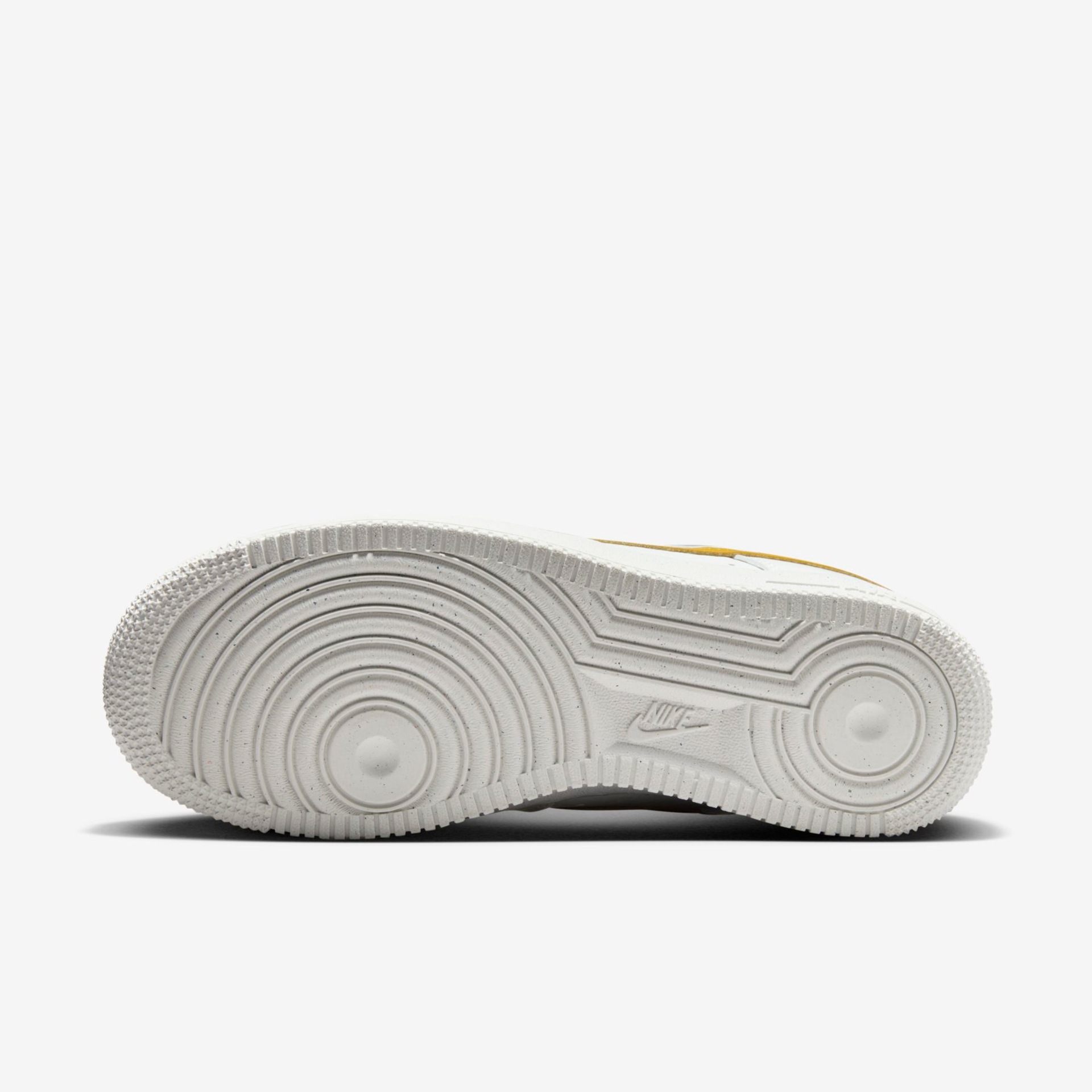 Tênis Nike Air Force 1 '07 SE Feminino - Foto 2