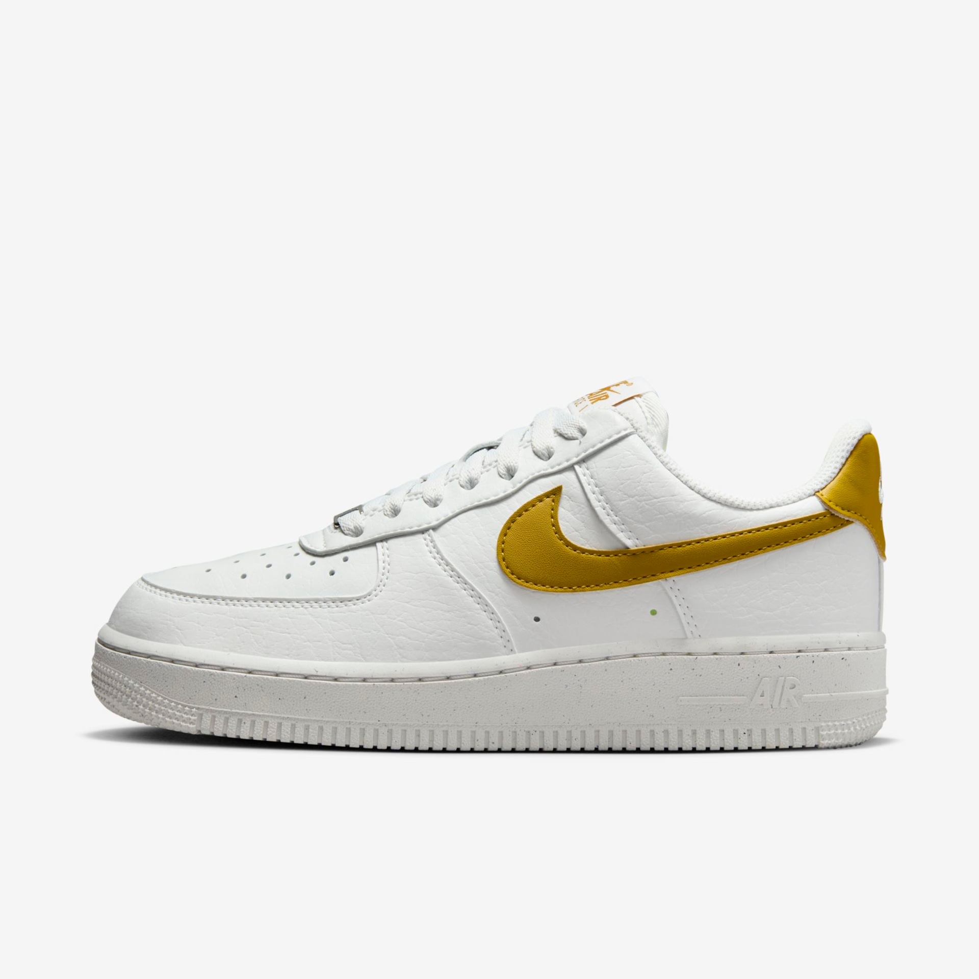 Tênis Nike Air Force 1 '07 SE Feminino - Foto 1