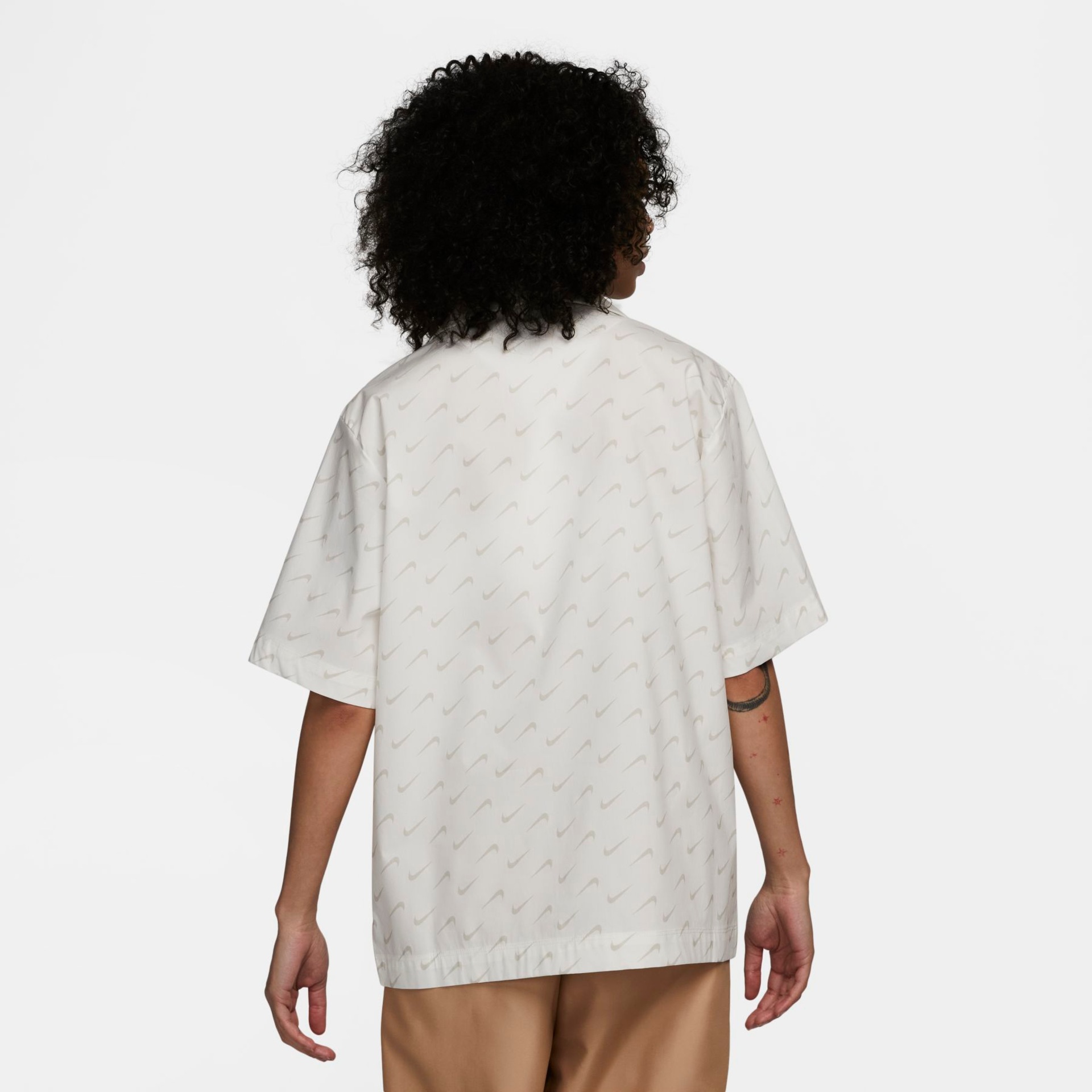 Camisa Nike Sportswear Feminina - Foto 2