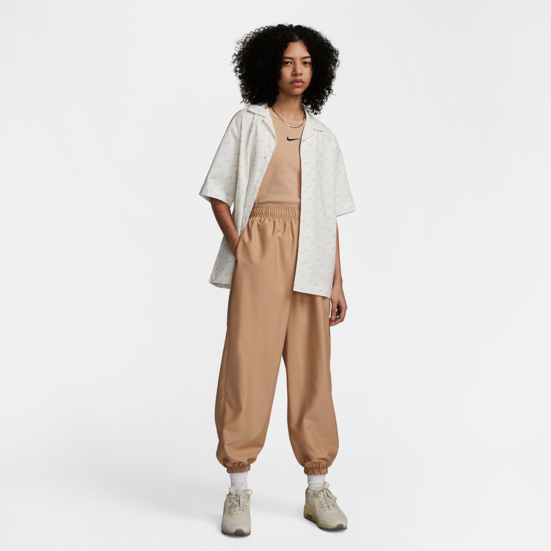 Camisa Nike Sportswear Feminina - Foto 4