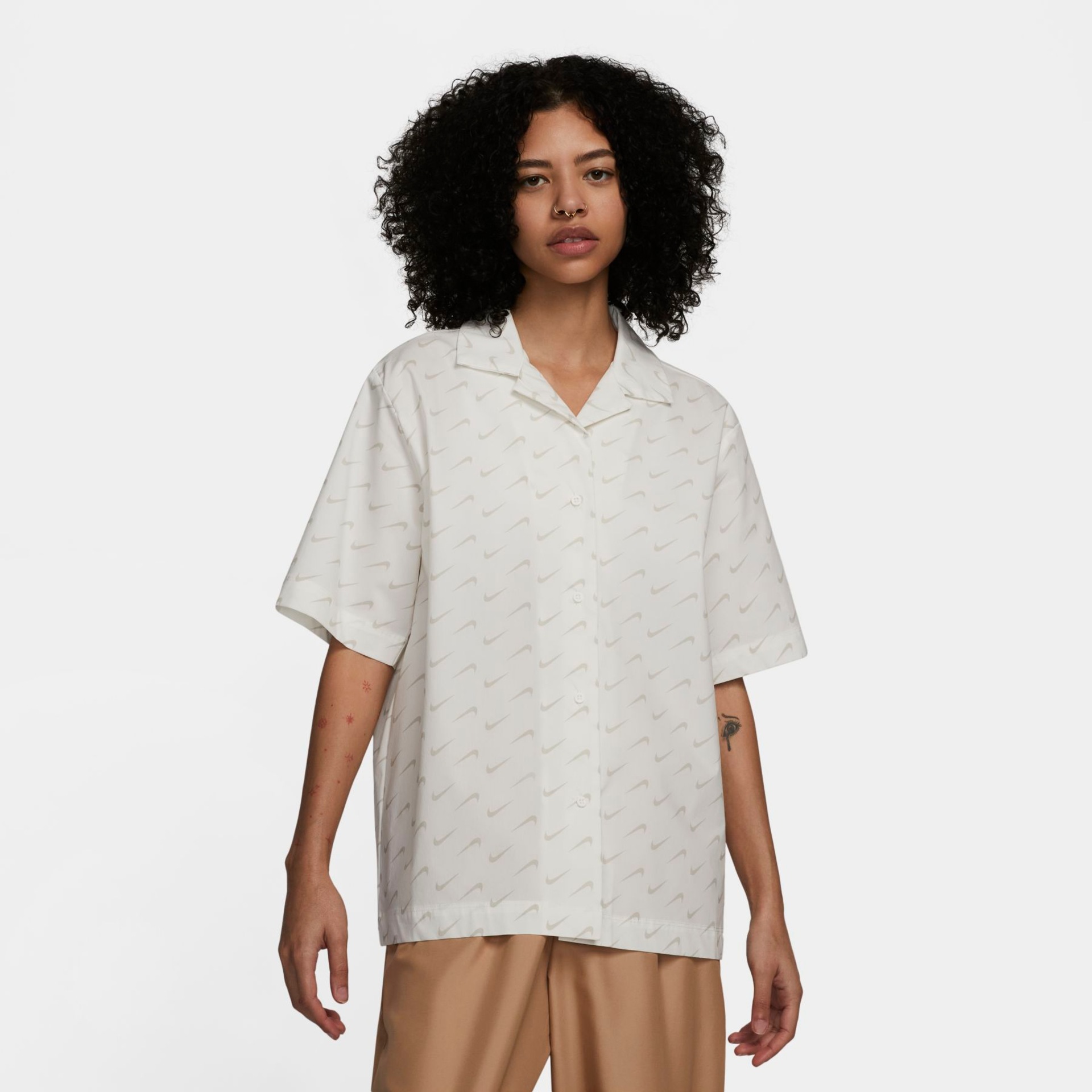 Camisa Nike Sportswear Feminina - Foto 1