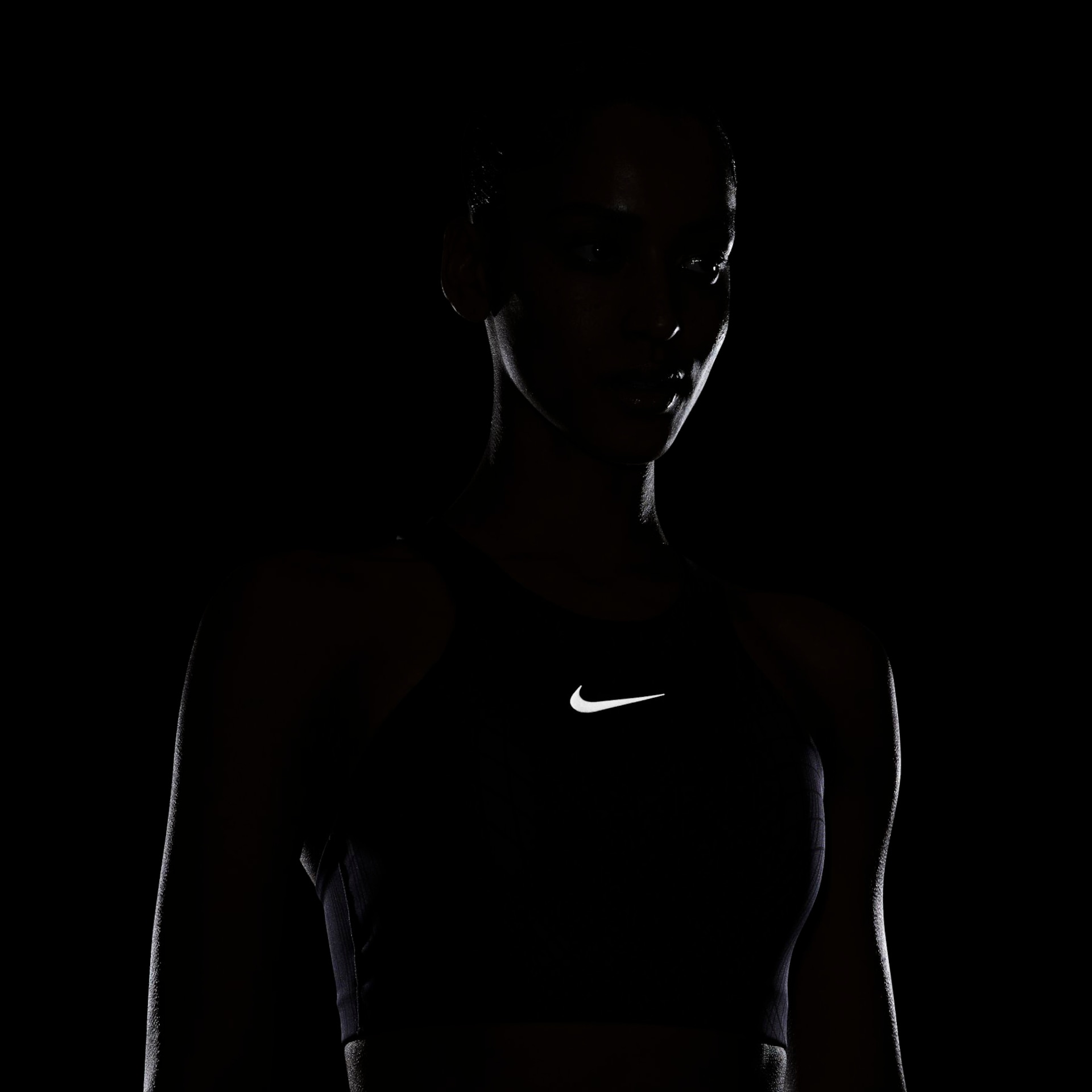 Top Nike Swoosh Phoenix Feminino - Foto 7