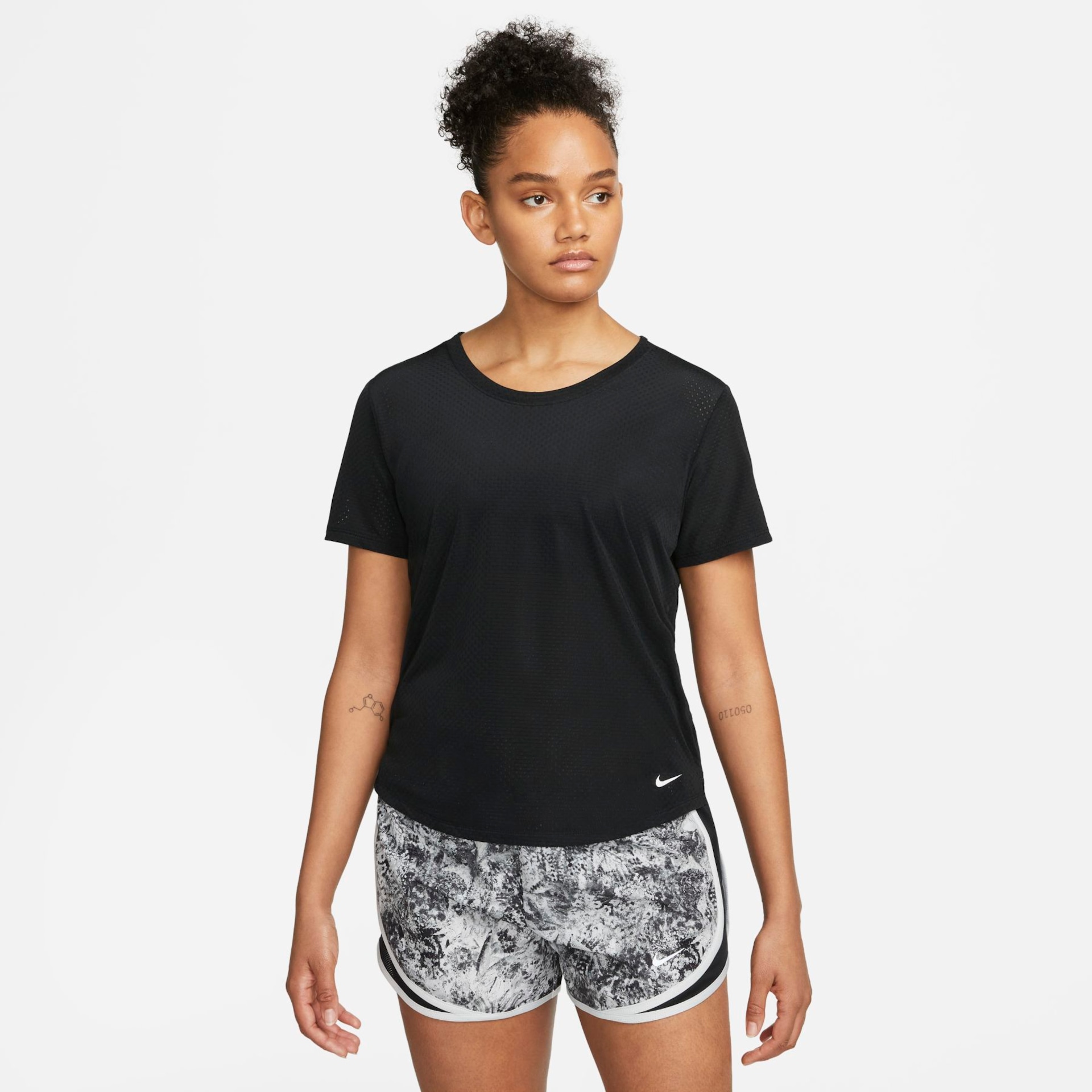 Camiseta Nike Dri-FIT One Breathe Feminina - Foto 1