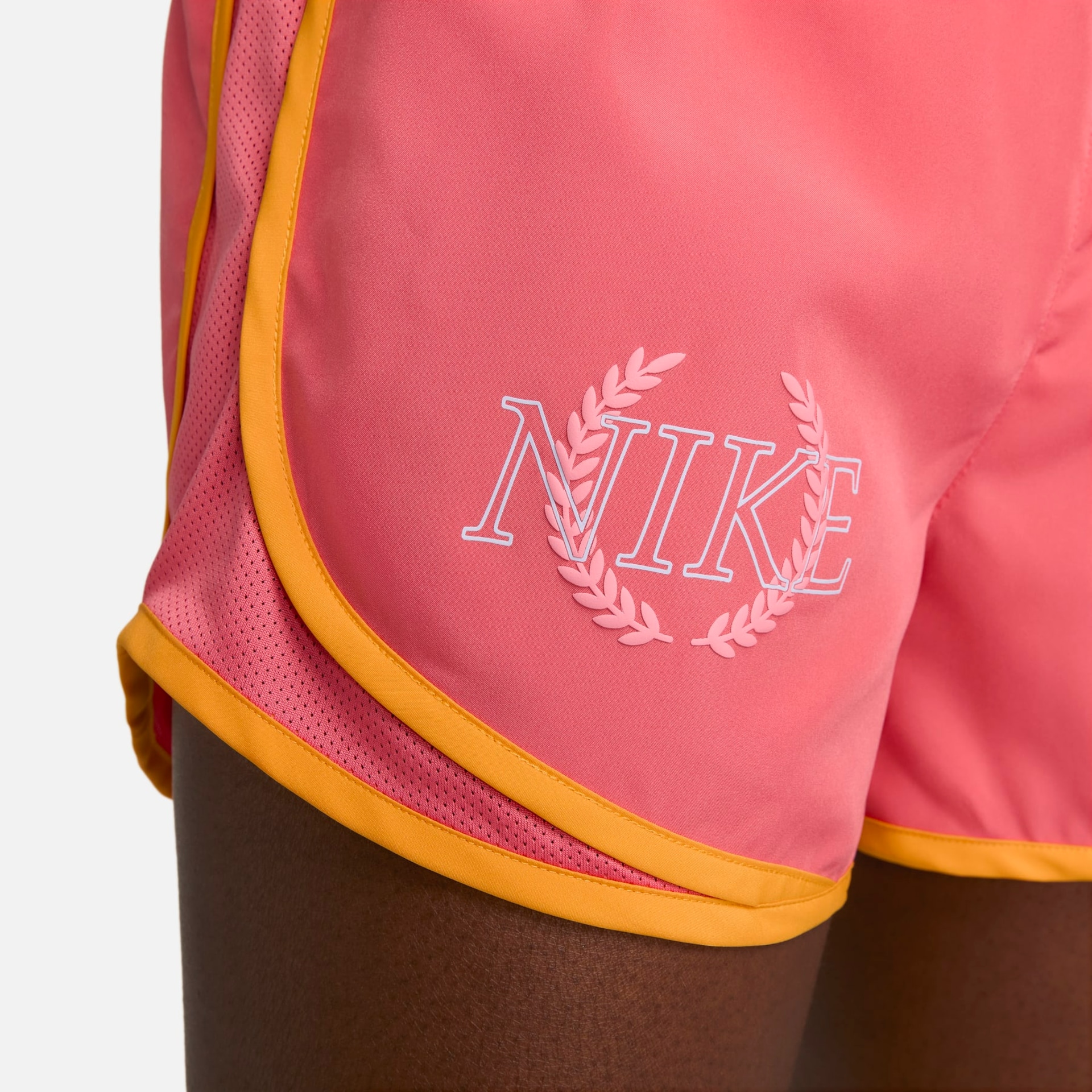 Shorts Nike Dri-FIT Tempo Feminino - Foto 5