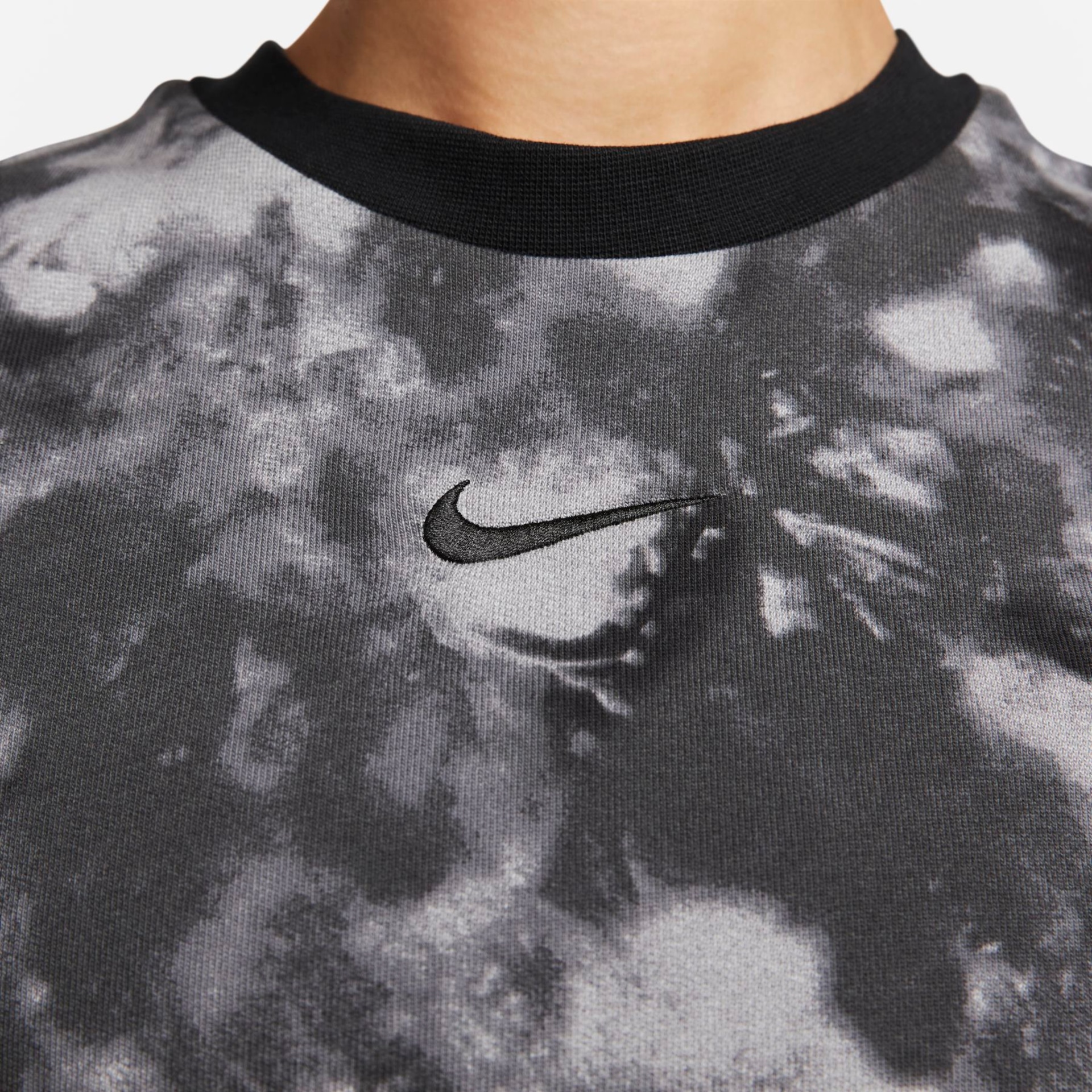 Camiseta Nike Sportswear Feminina - Foto 4