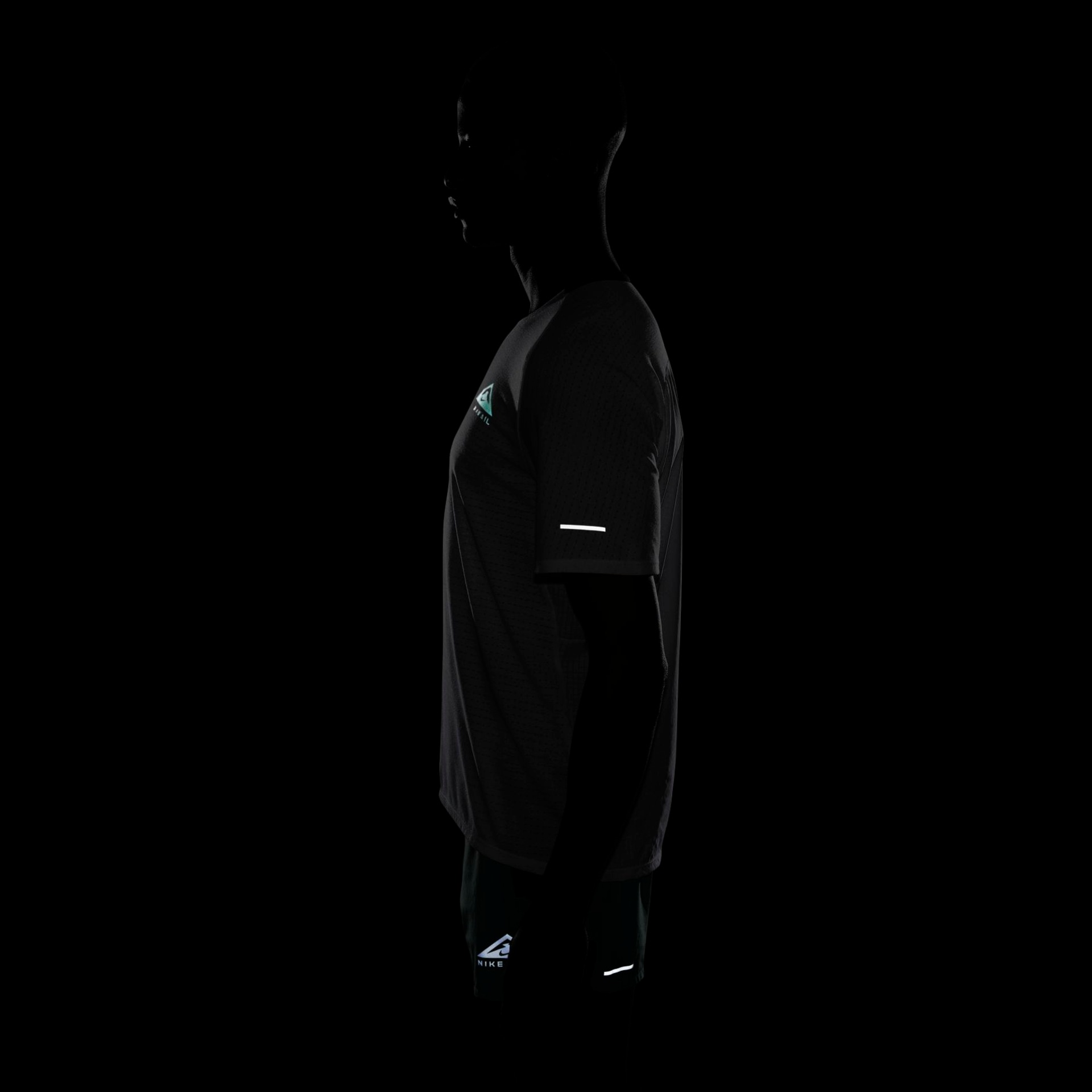 Camiseta Nike Trail Solar Chase Masculina - Foto 8