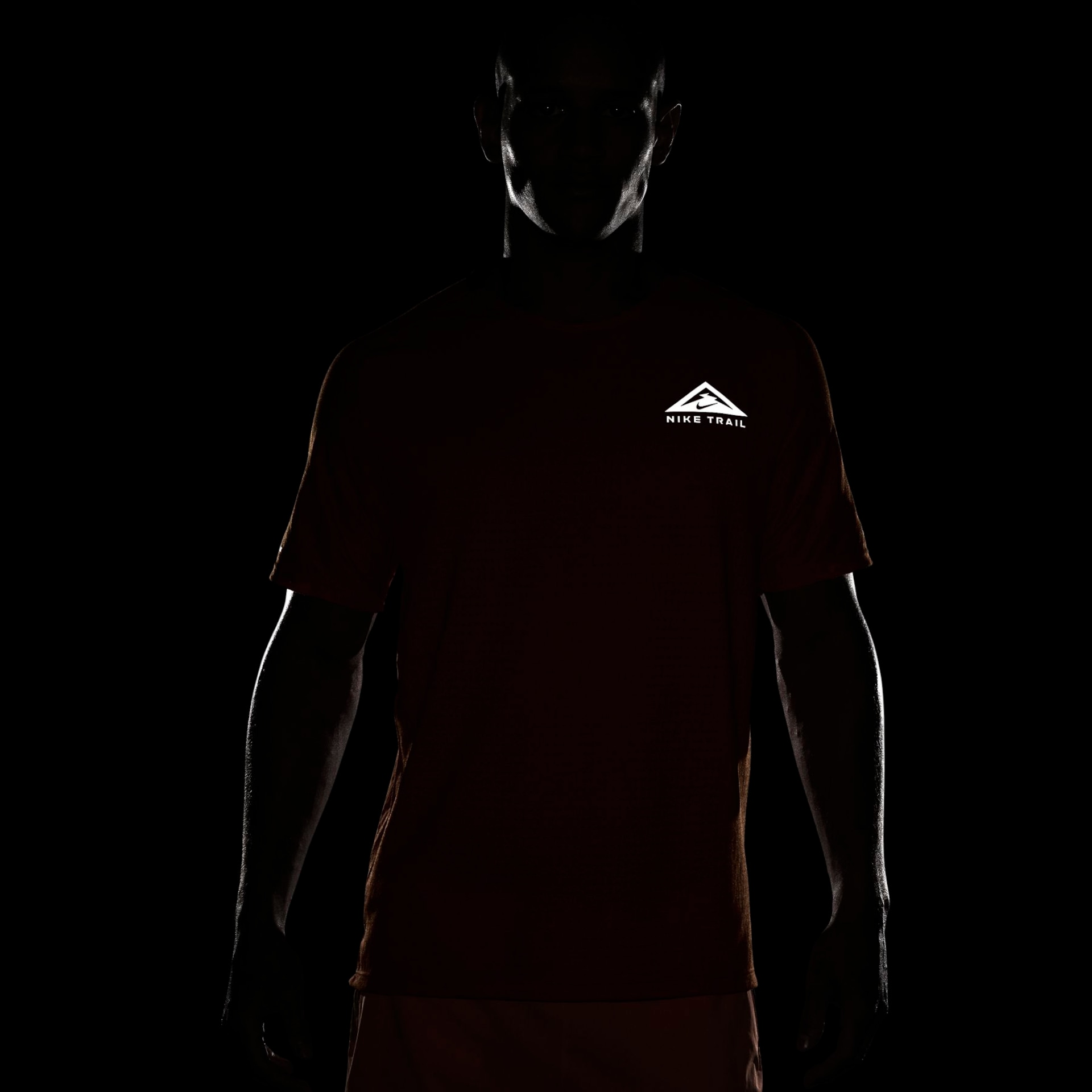 Camiseta Nike Trail Solar Chase Masculina - Foto 6