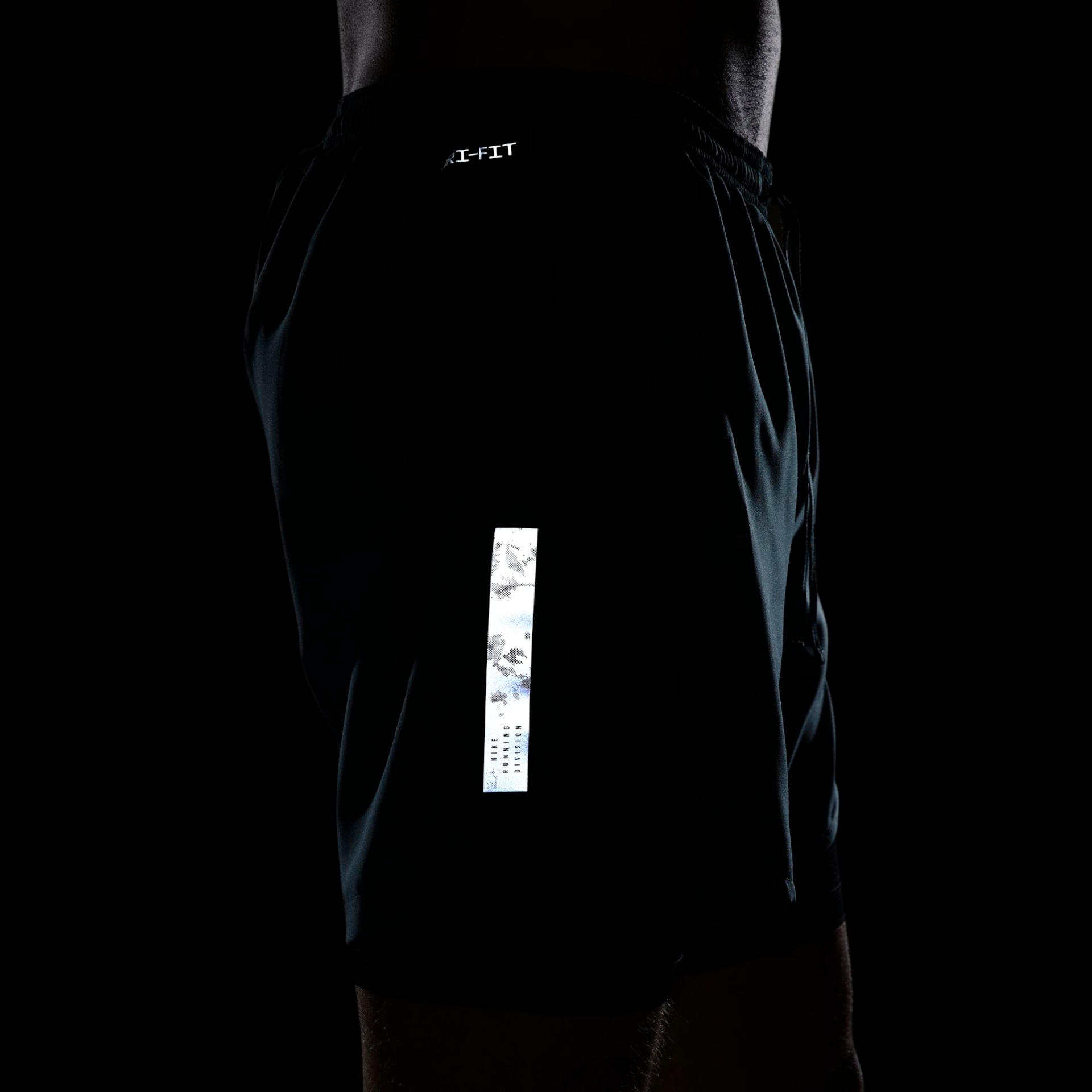 Shorts Nike Dri-FIT Run Division Stride Masculino - Foto 11