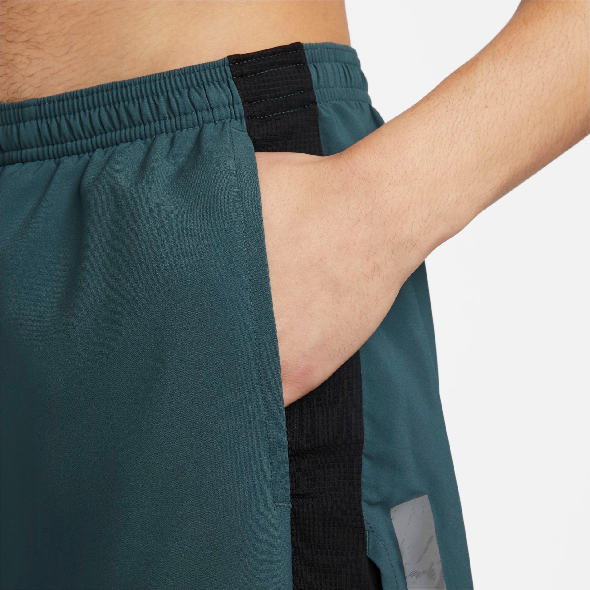Shorts Nike Dri-FIT Run Division Stride Masculino - Foto 5