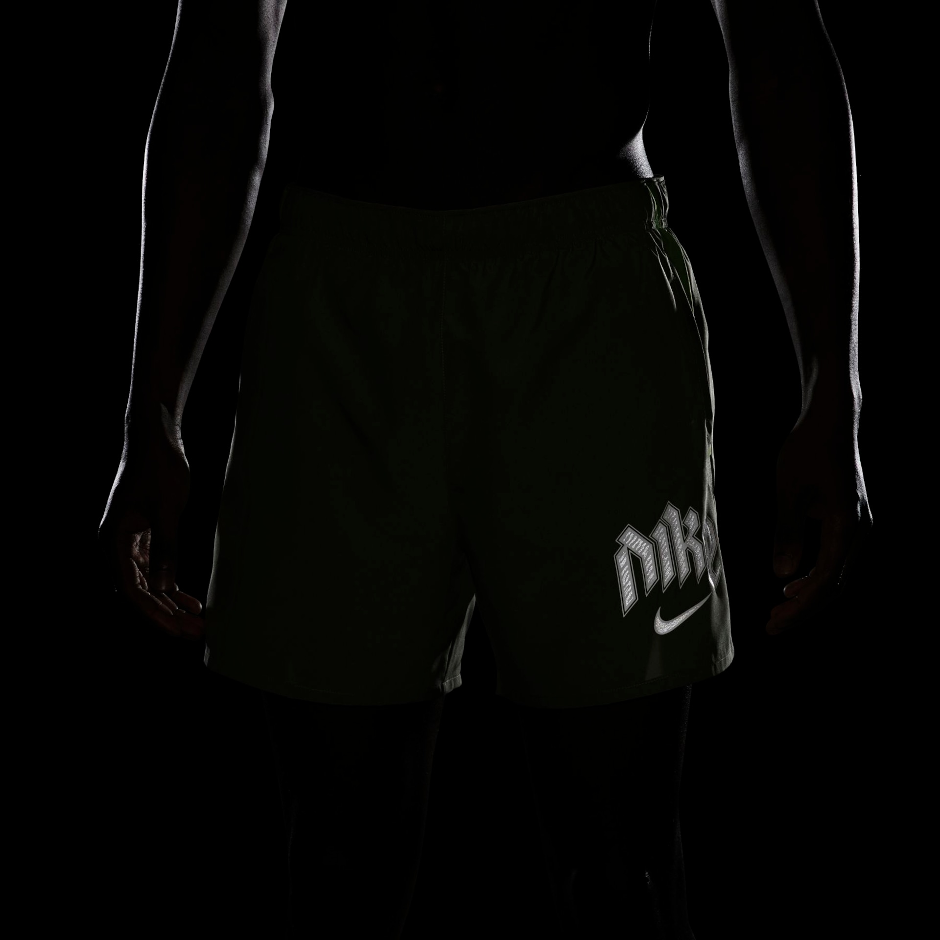 Shorts Nike Dri-FIT Run Division Challenger Masculino - Foto 9