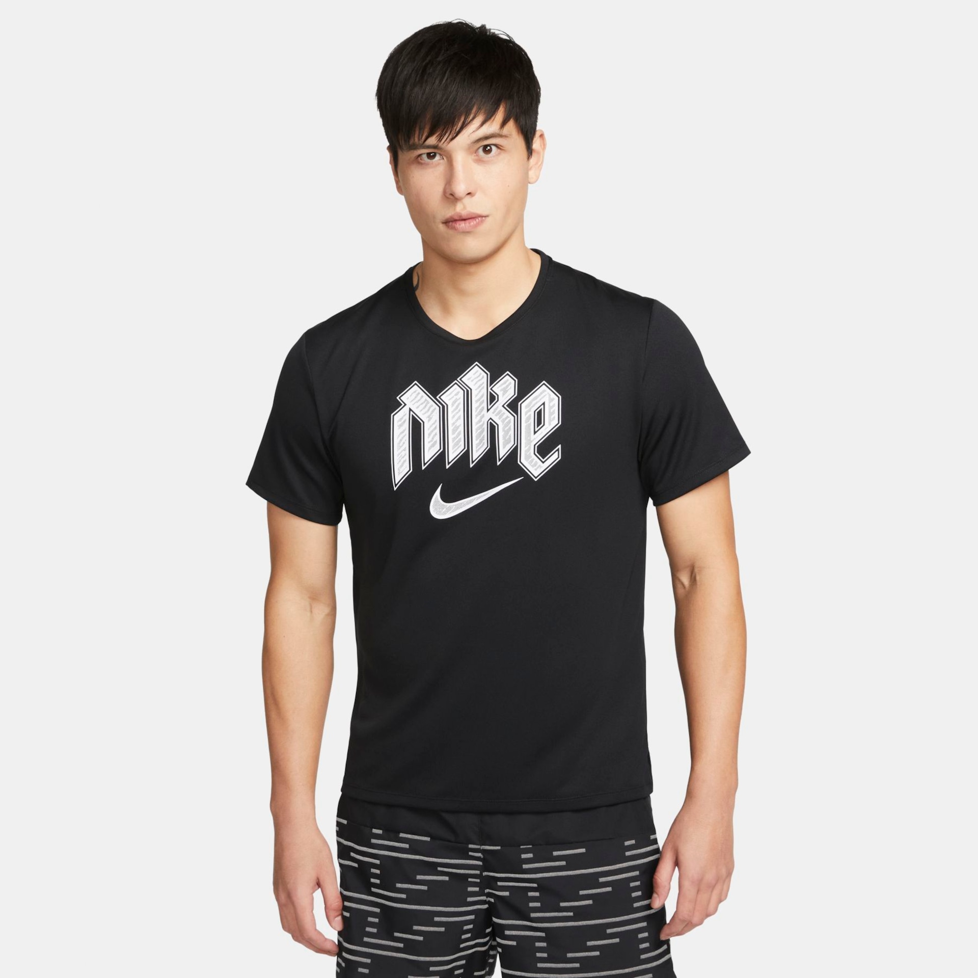Imagem principal de Camiseta Nike Dri-FIT Run Division Miler Masculina
