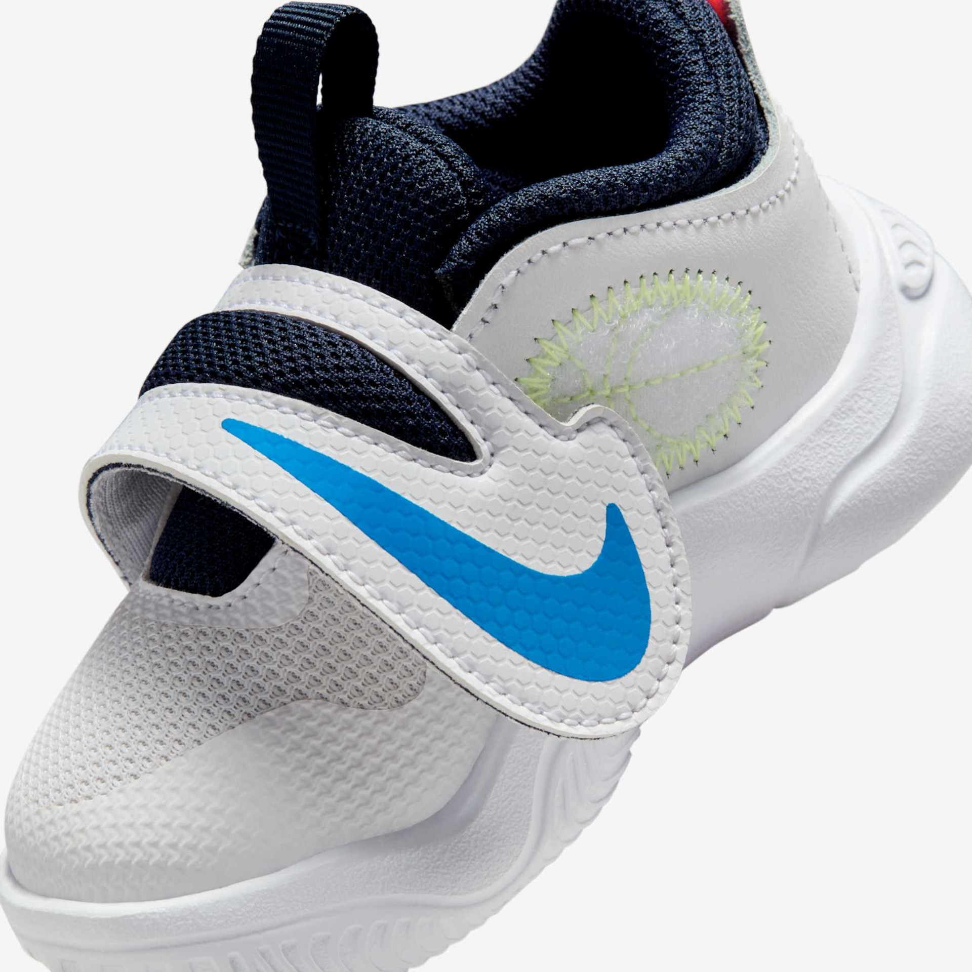 Tênis Nike Team Hustle D11 Infantil - Foto 8