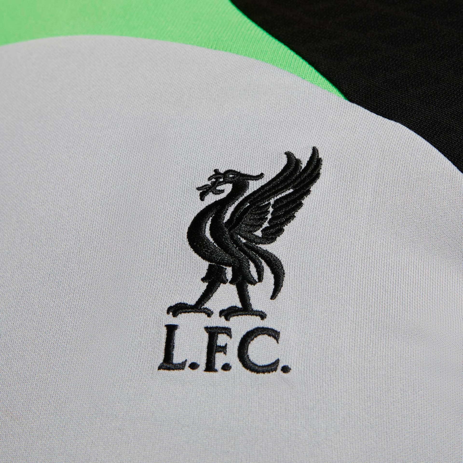 Camiseta Nike Liverpool Strike Masculina - Foto 5