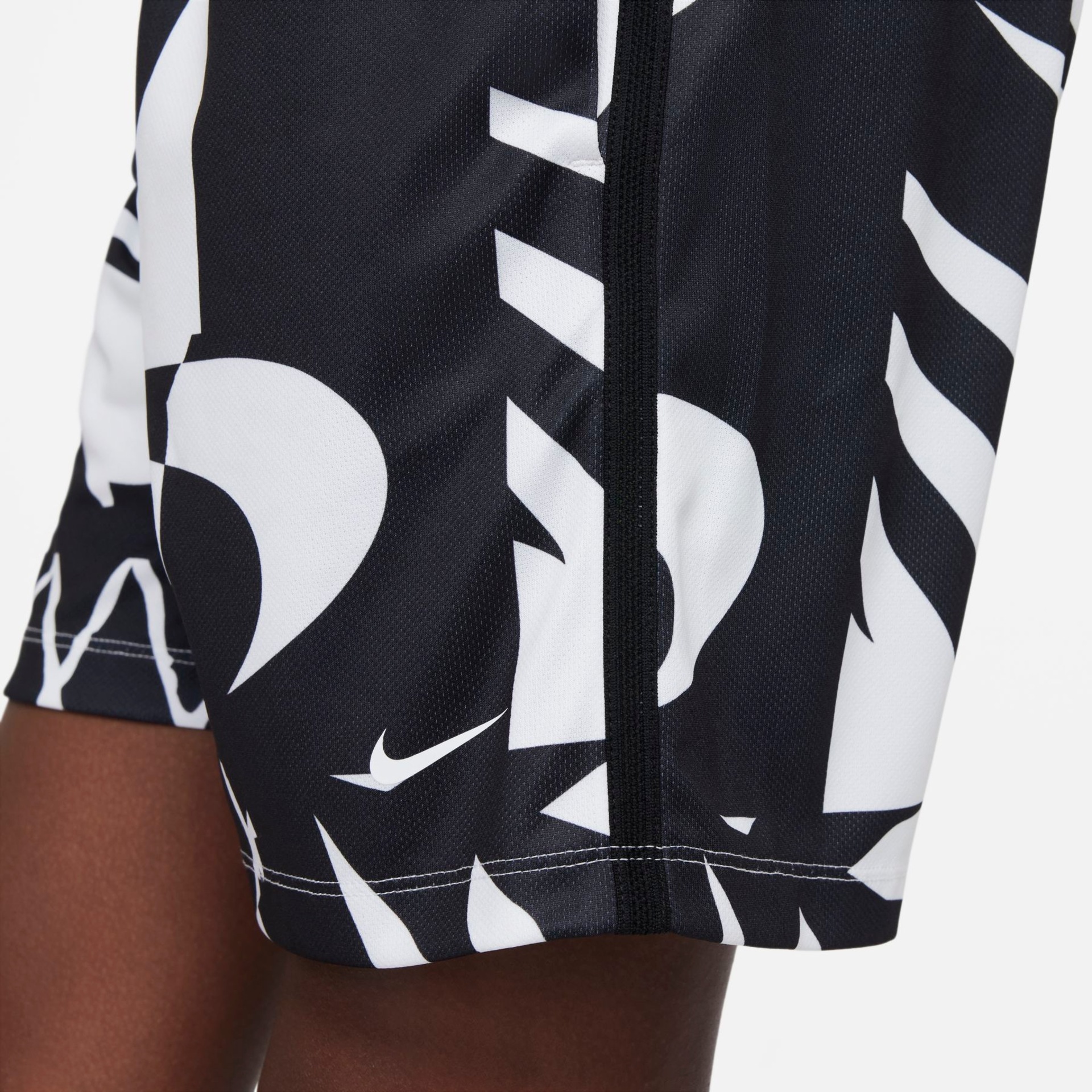 Shorts Nike Dri-FIT Multi+ Infantil - Foto 5