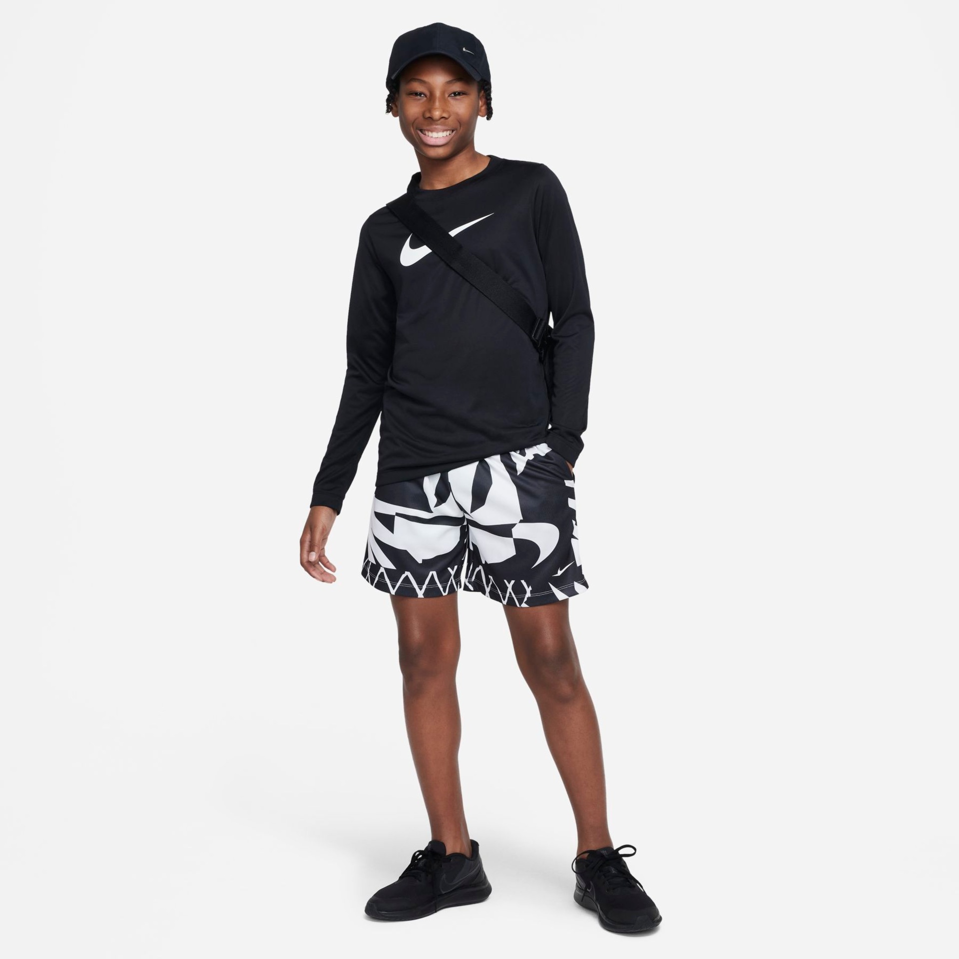 Shorts Nike Dri-FIT Multi+ Infantil - Foto 7