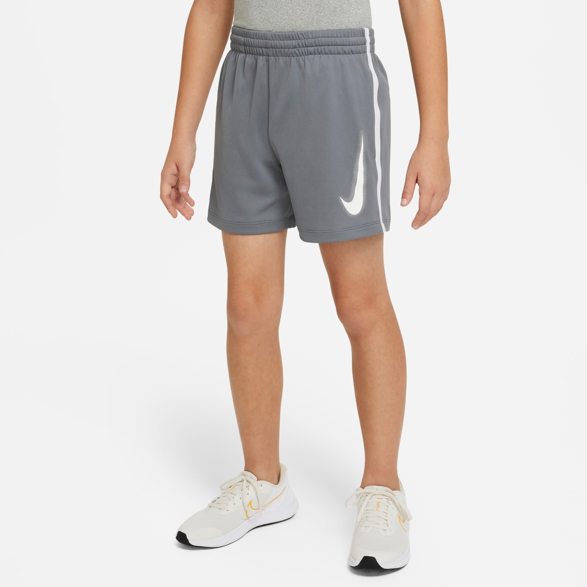Shorts Nike Dri-FIT Multi+ Infantil - Foto 1