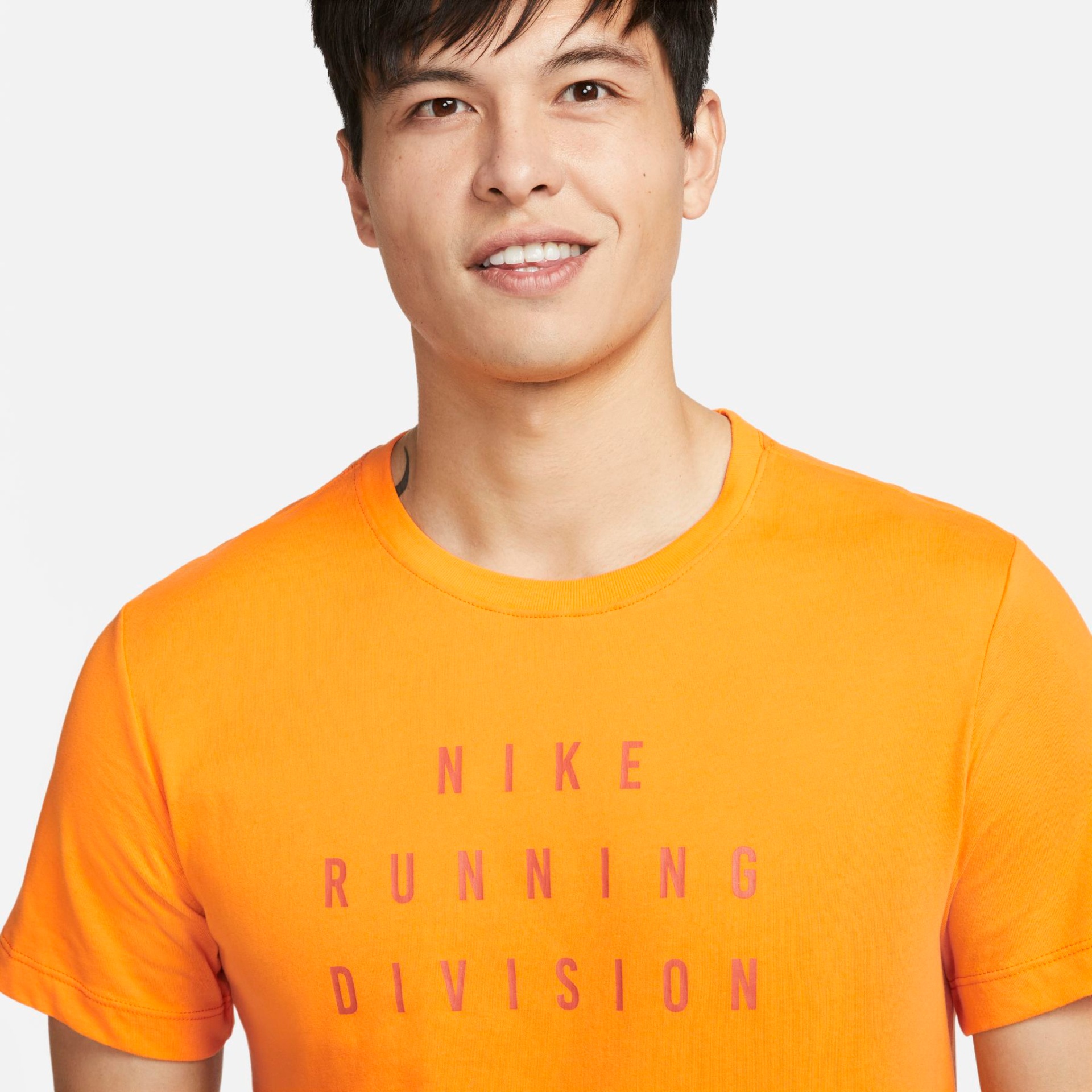 Camiseta Nike Dri-FIT Run Division Masculina - Foto 3