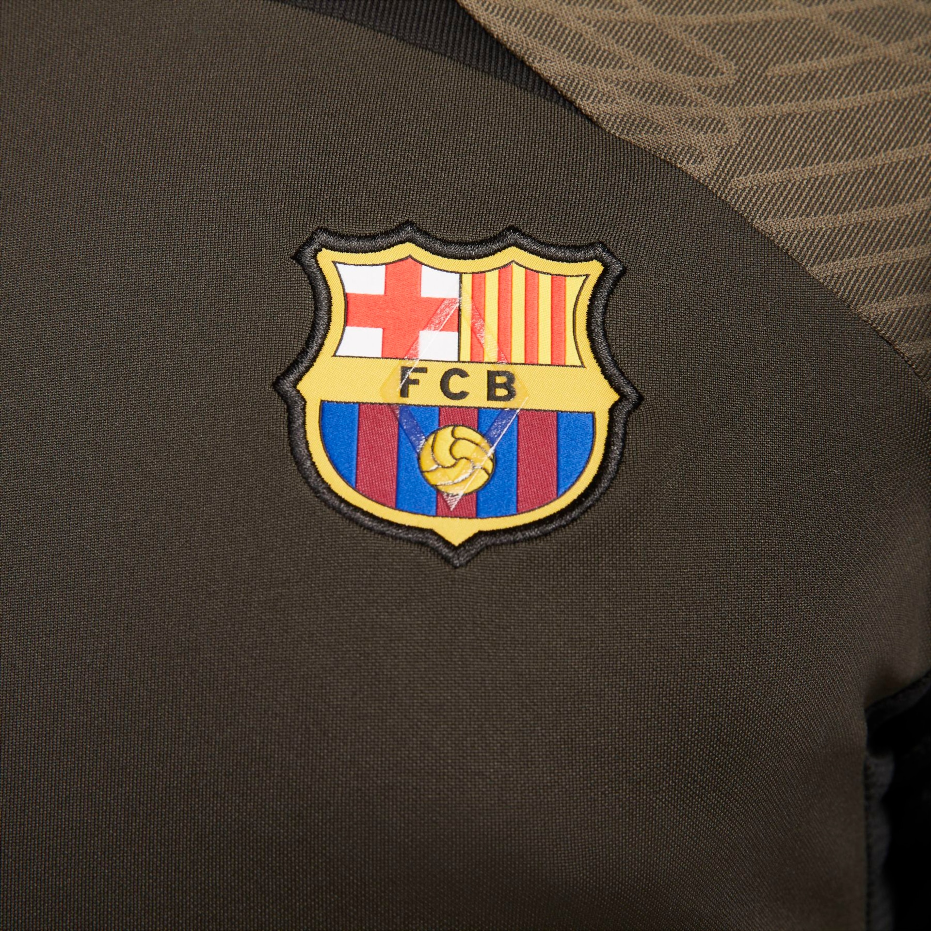 Camiseta Nike Barcelona Strike Masculina - Foto 4