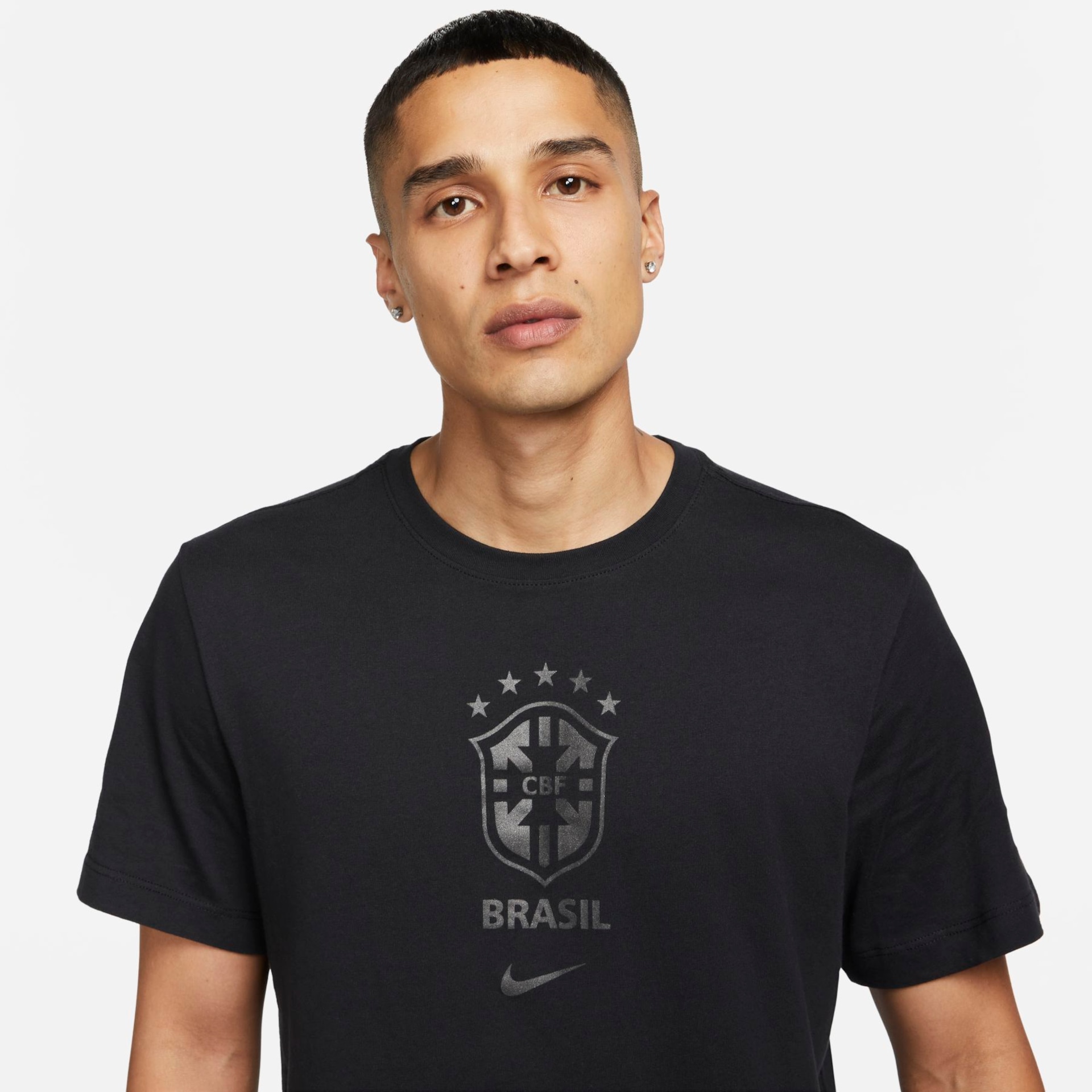 Camiseta Nike Brasil Escudo Masculina - Foto 3