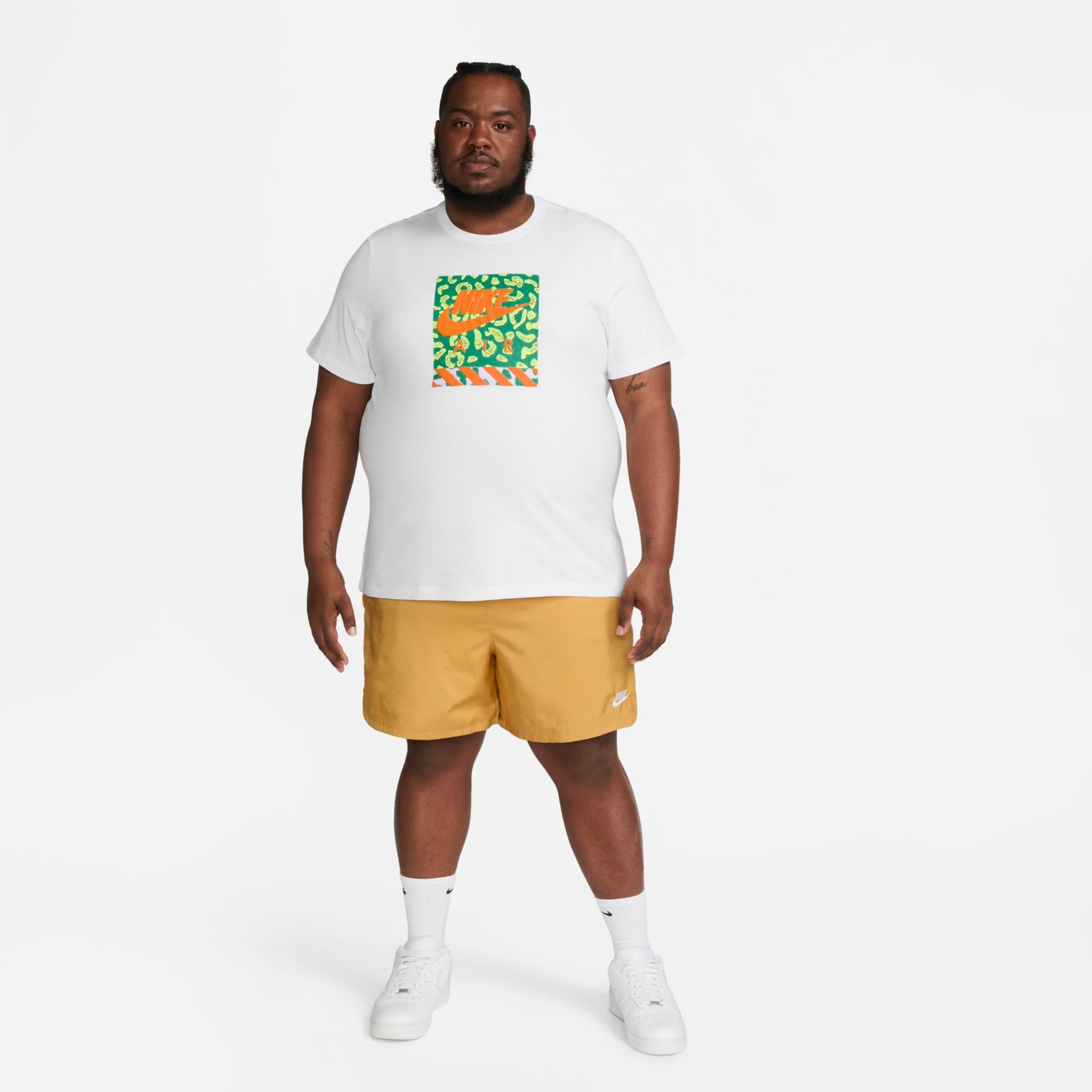 Camiseta Nike Sportswear Masculina - Foto 10