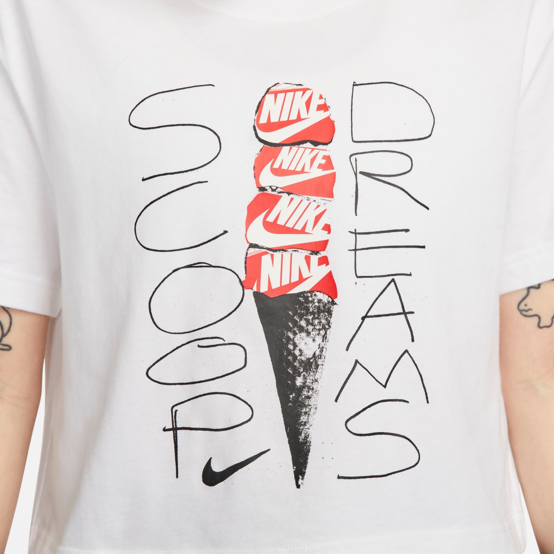 Camiseta Nike Sportswear Feminina - Foto 4