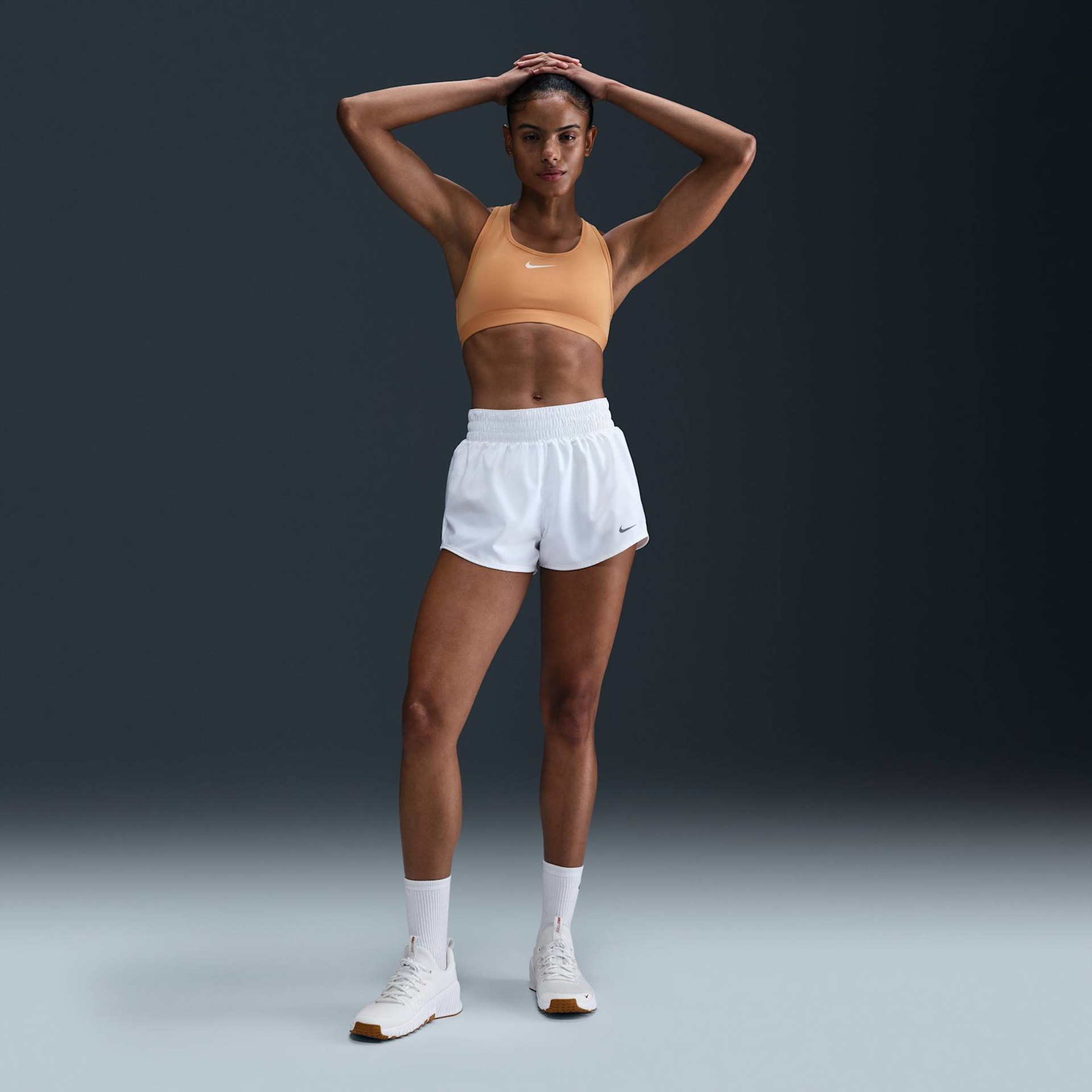 Top Nike Swoosh Feminino - Foto 4