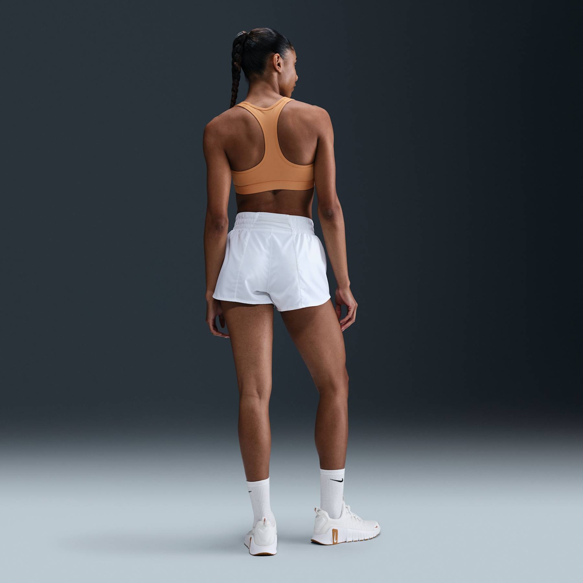 Top Nike Swoosh Feminino - Foto 5