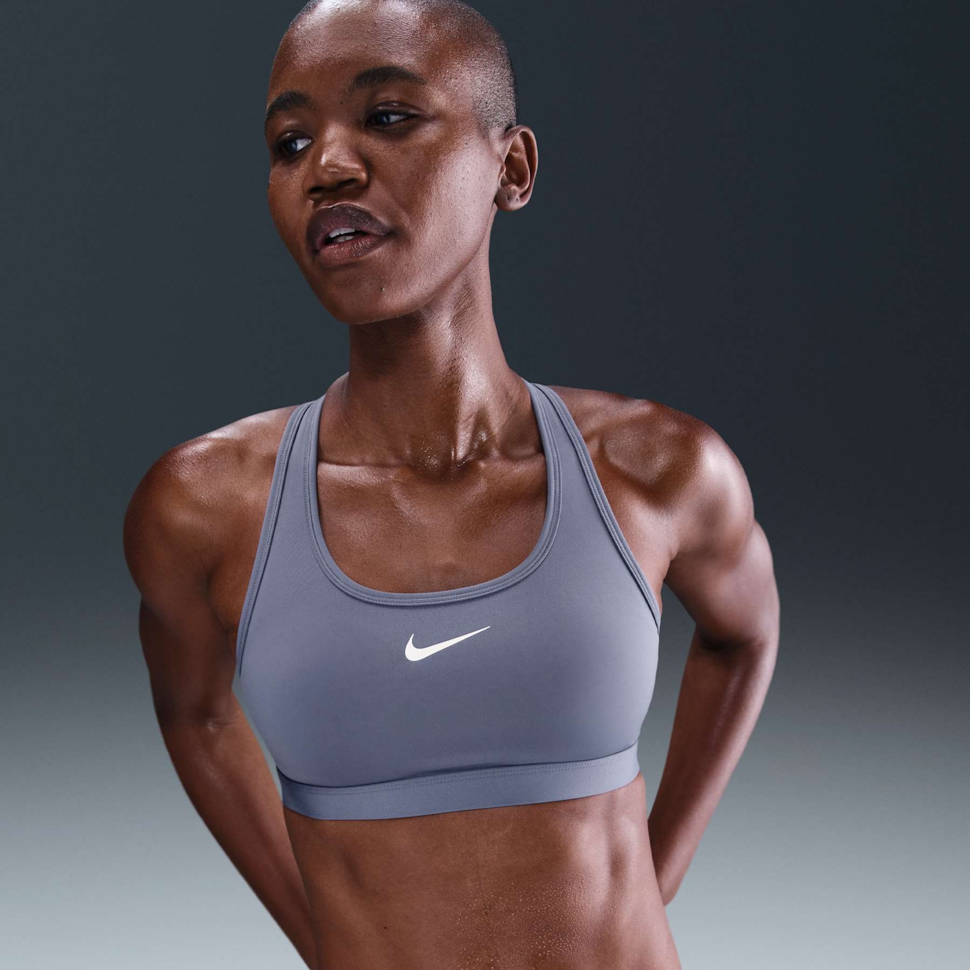 Top Nike Swoosh Feminino - Foto 1