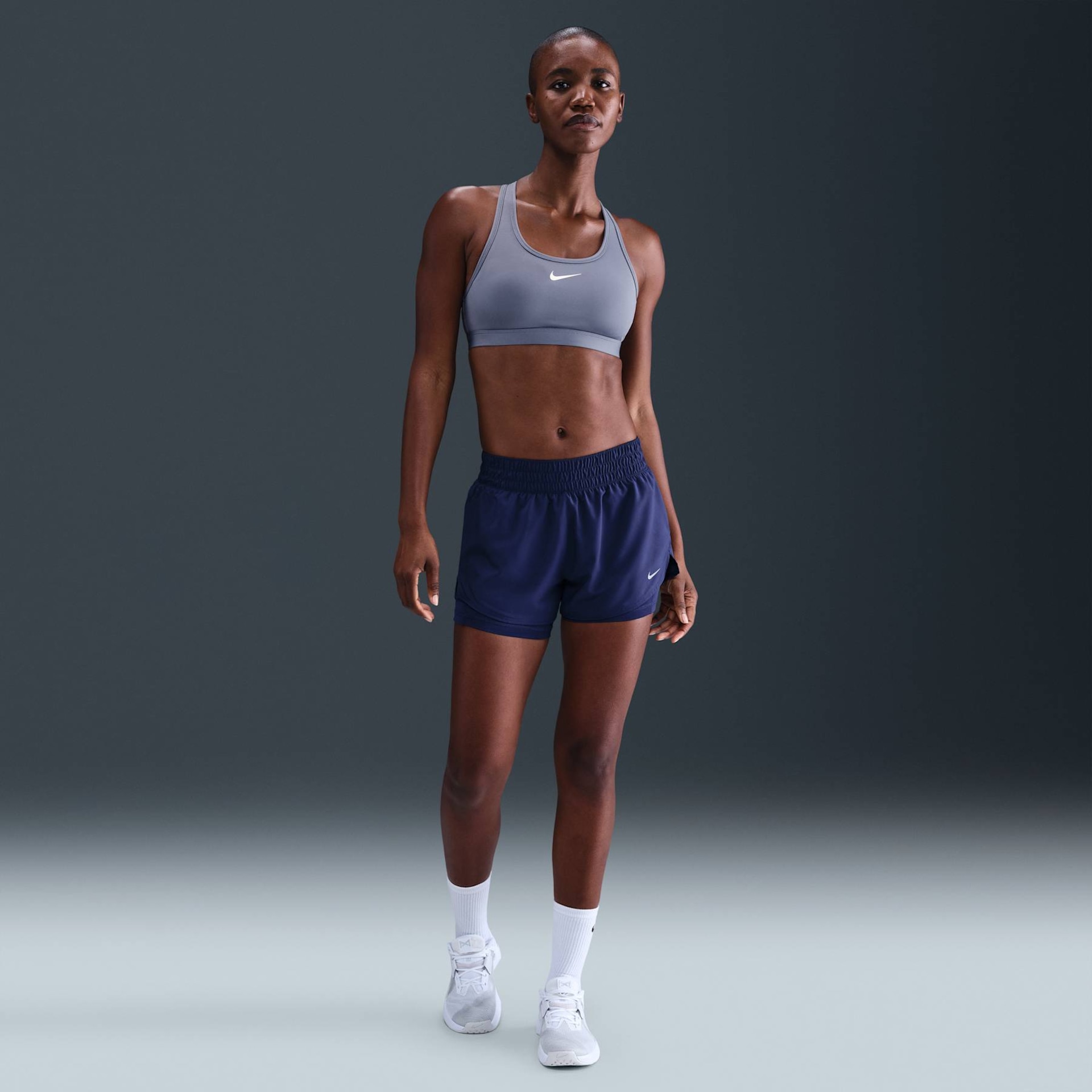 Top Nike Swoosh Feminino - Foto 4