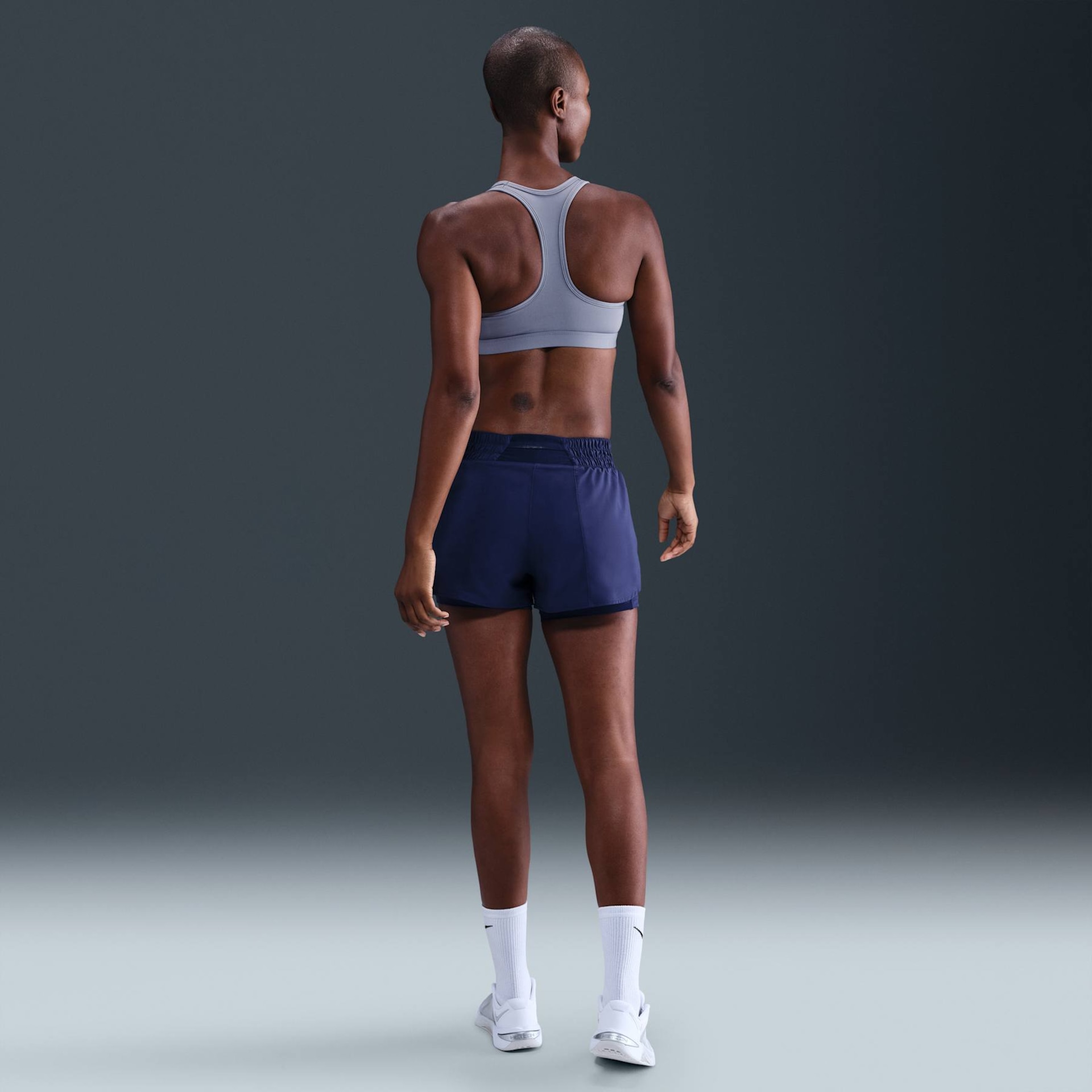 Top Nike Swoosh Feminino - Foto 5