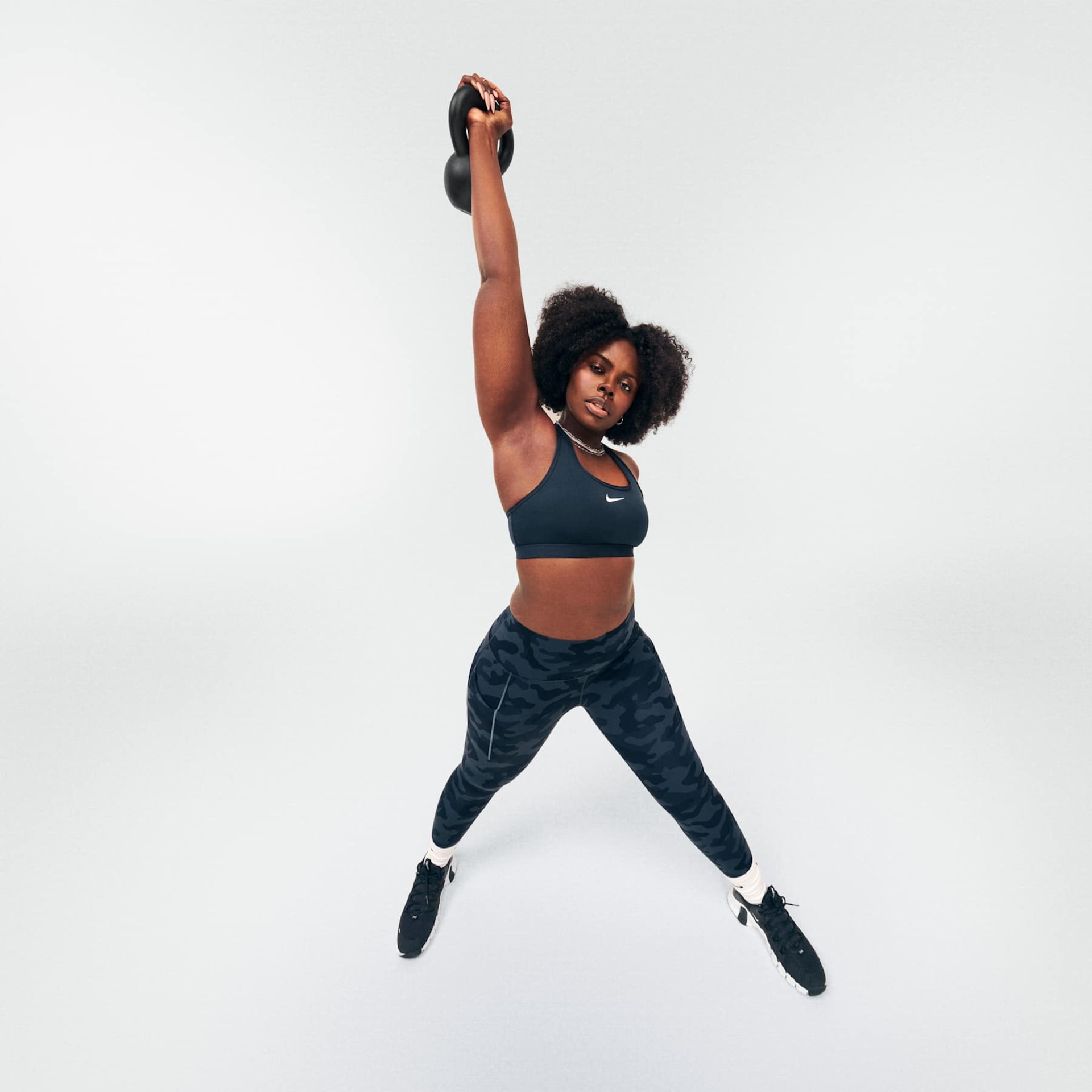 Top Nike Swoosh Feminino - Foto 11