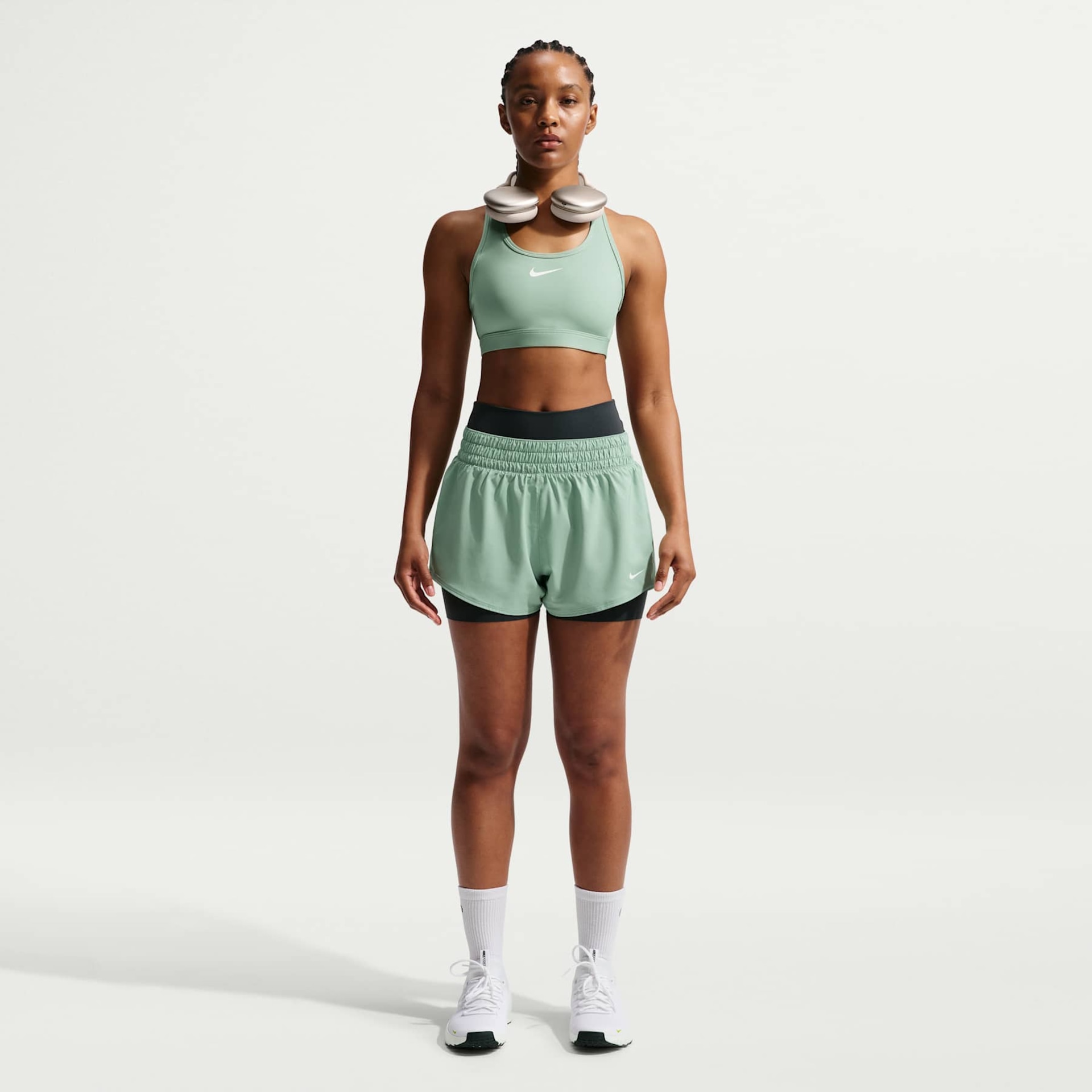 Top Nike Swoosh Feminino - Foto 4