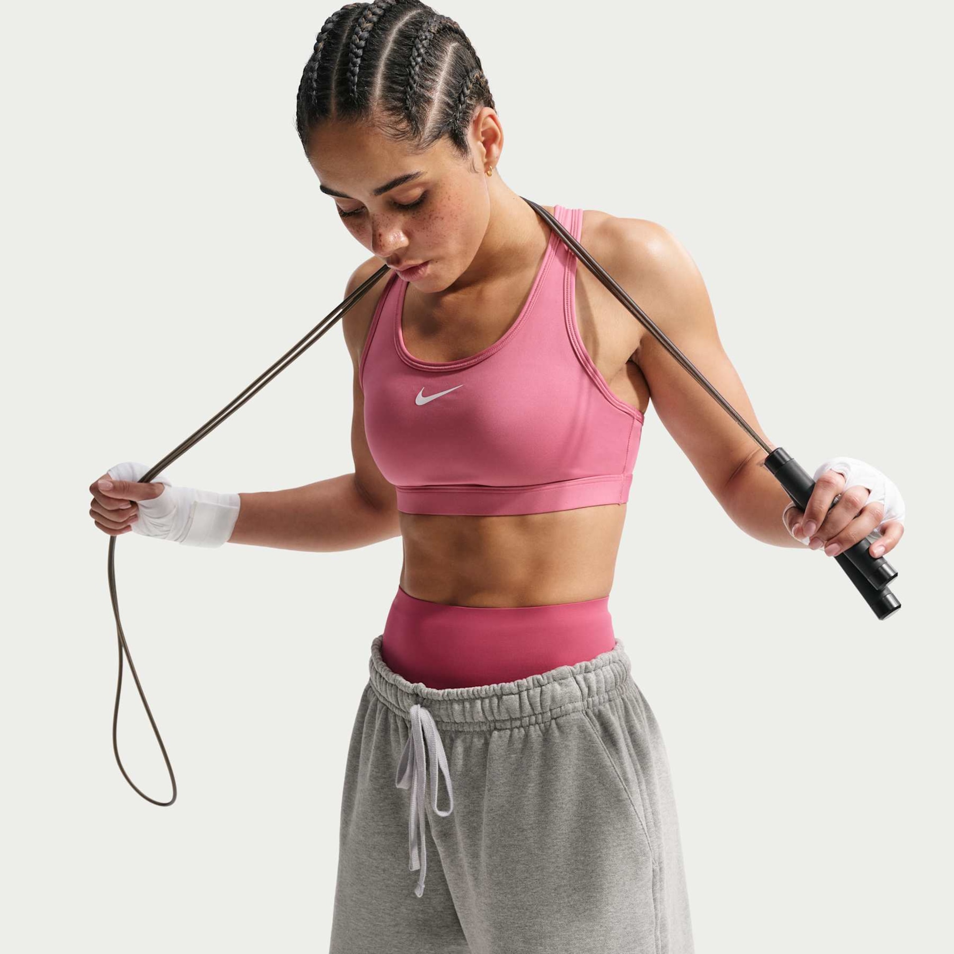 Top Nike Swoosh Feminino - Foto 3