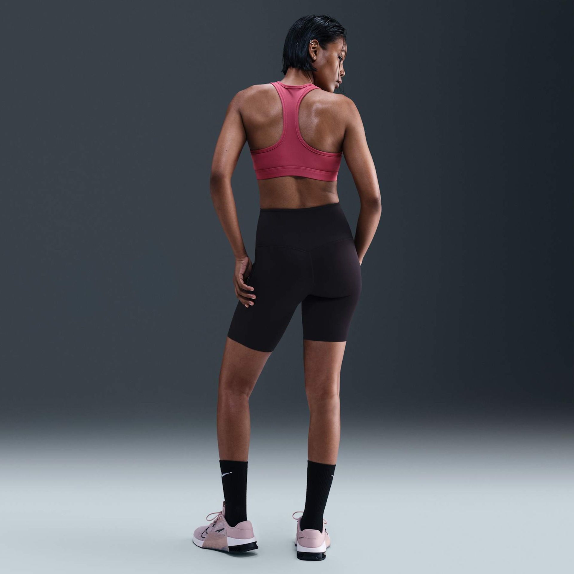 Top Nike Swoosh Feminino - Foto 5