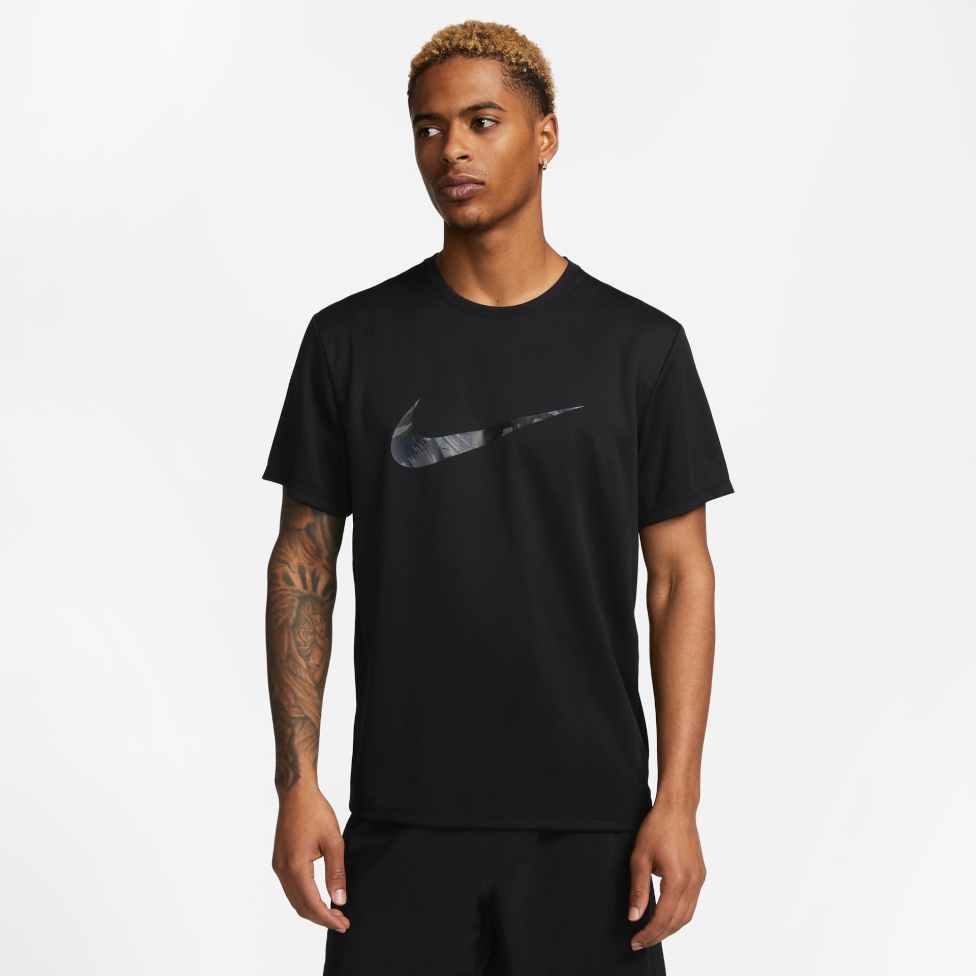 Camiseta Nike Dri-FIT UV Miler Masculina - Foto 1