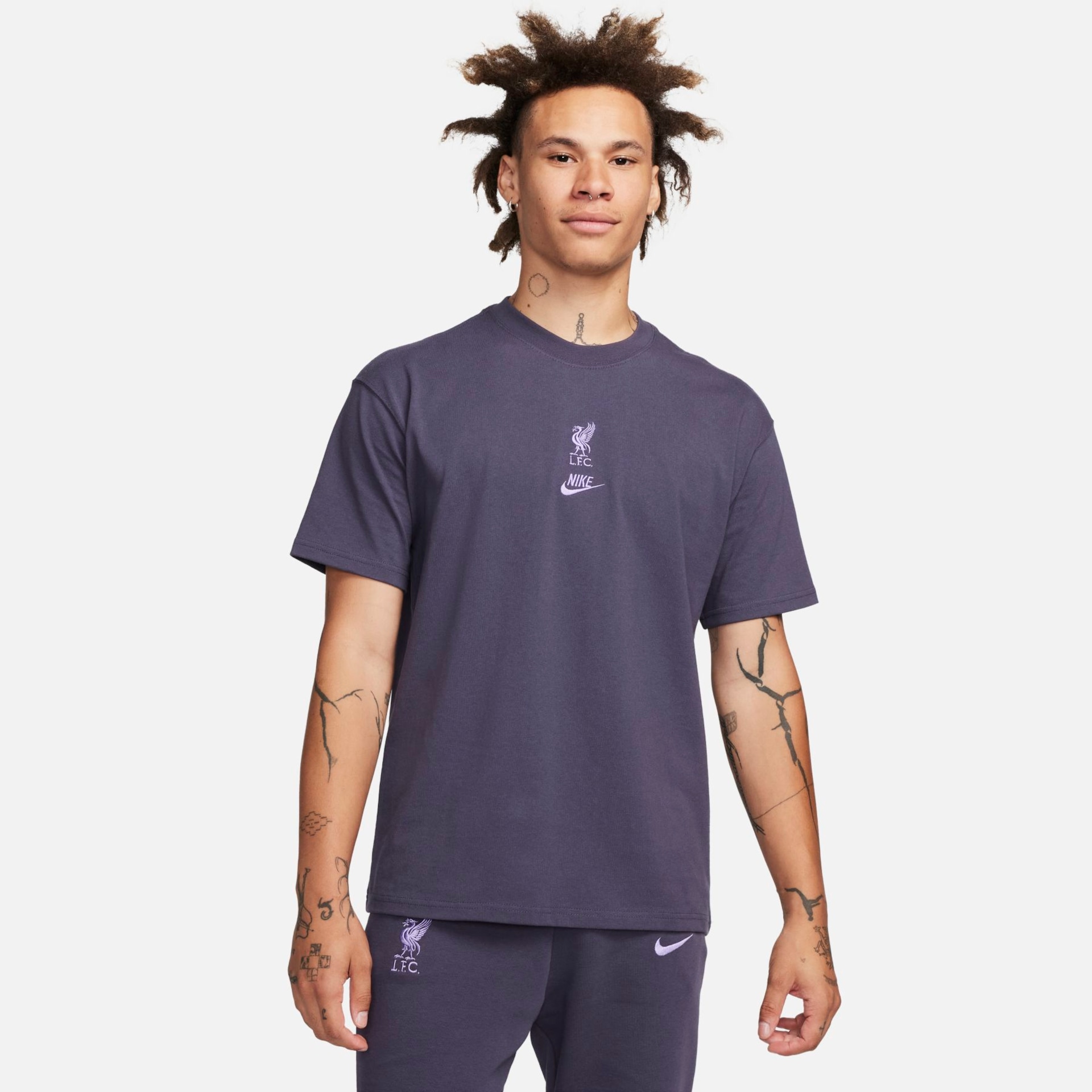 Camiseta Nike Liverpool Essential Masculina - Foto 1