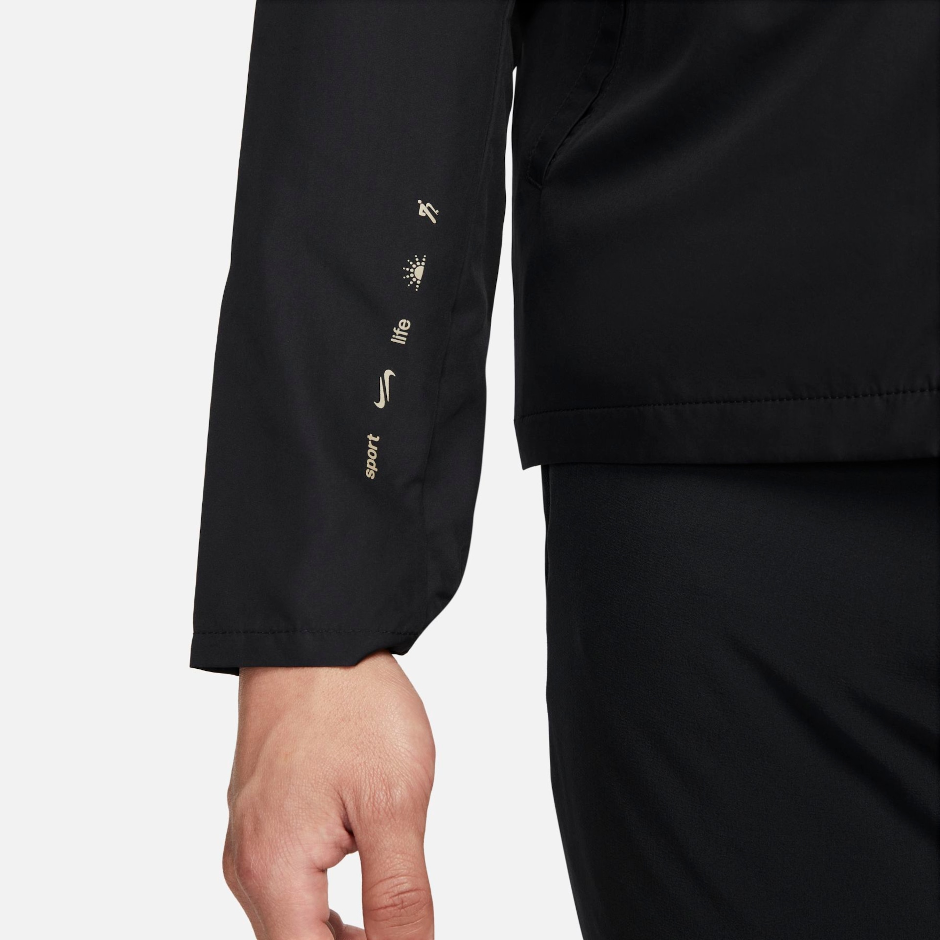 Jaqueta Nike Repel Miler Masculina - Foto 7