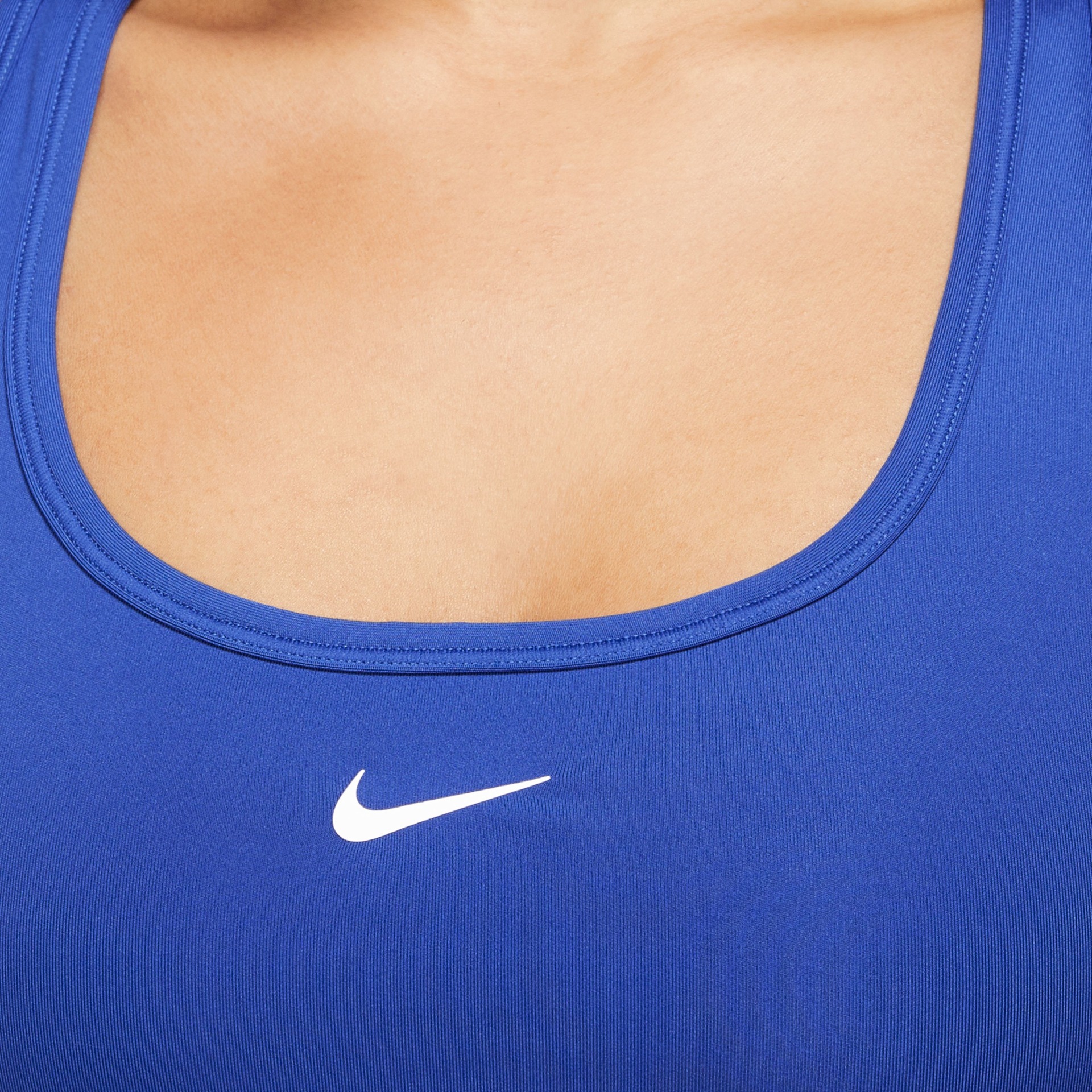 Top Nike Swoosh Feminino - Foto 3